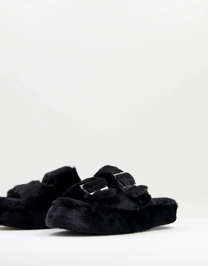 New Look – Flauschige Pantoffeln mit doppeltem Riemen und Schnallen in Schw günstig online kaufen