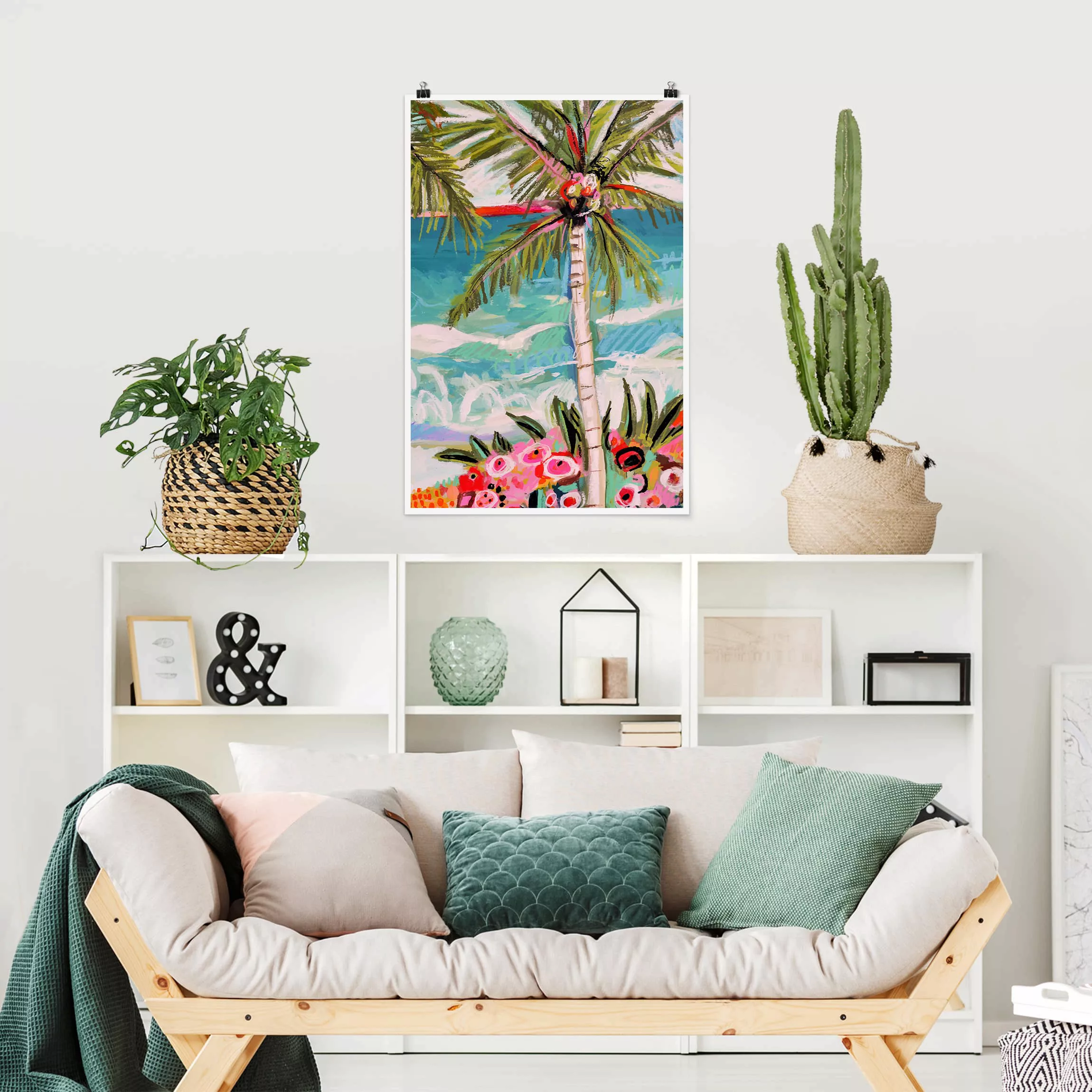 Poster Natur & Landschaft - Hochformat Palme mit pinken Blumen II günstig online kaufen