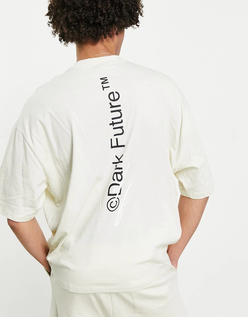 ASOS – Dark Future – Oversize-T-Shirt in Knochenweiß mit Logoprint am Rücke günstig online kaufen