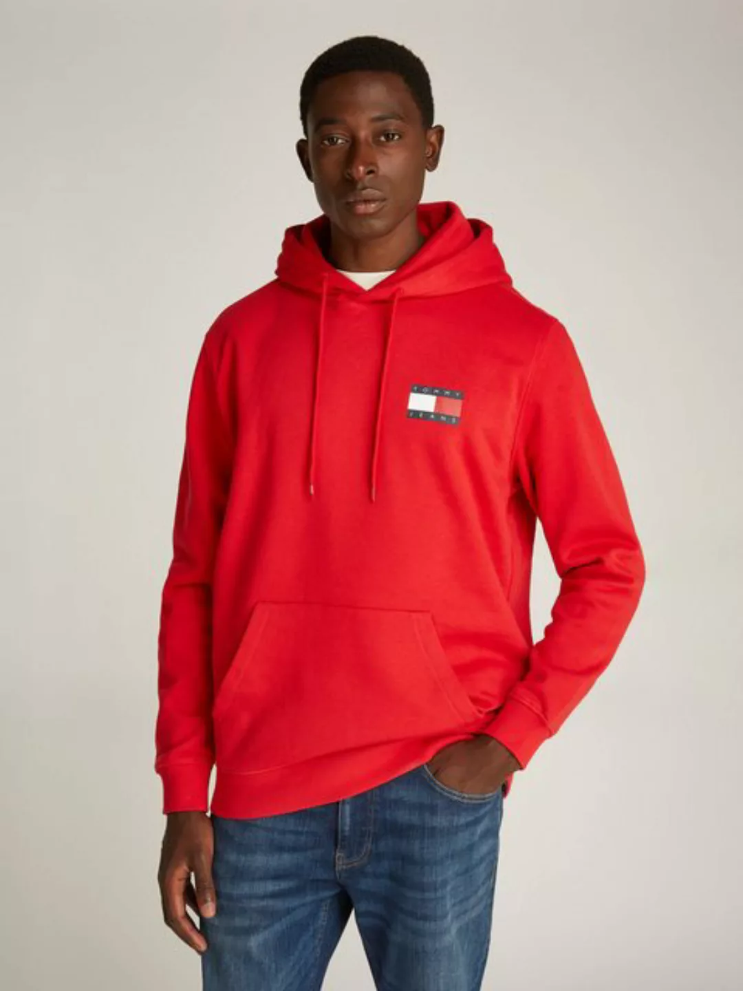 Tommy Jeans Sweatshirt TJM REG ESSENTIAL FLAG HOOD EXT mit bedruckten Marke günstig online kaufen