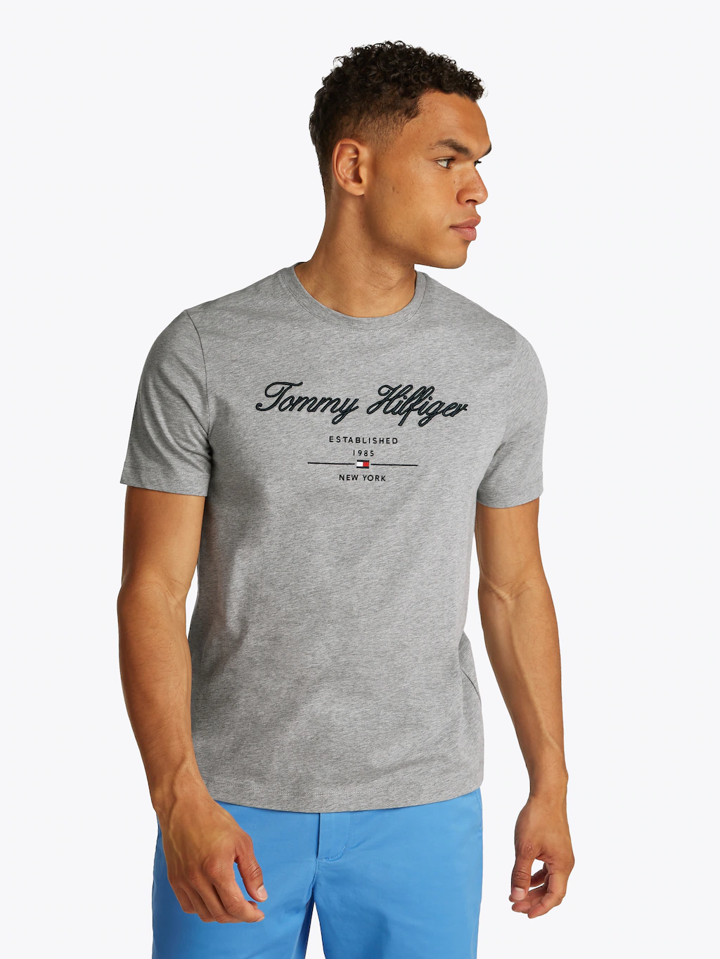 Tommy Hilfiger T-Shirt SCRIPT LOGO TEE mit aufgesticktem Logo günstig online kaufen