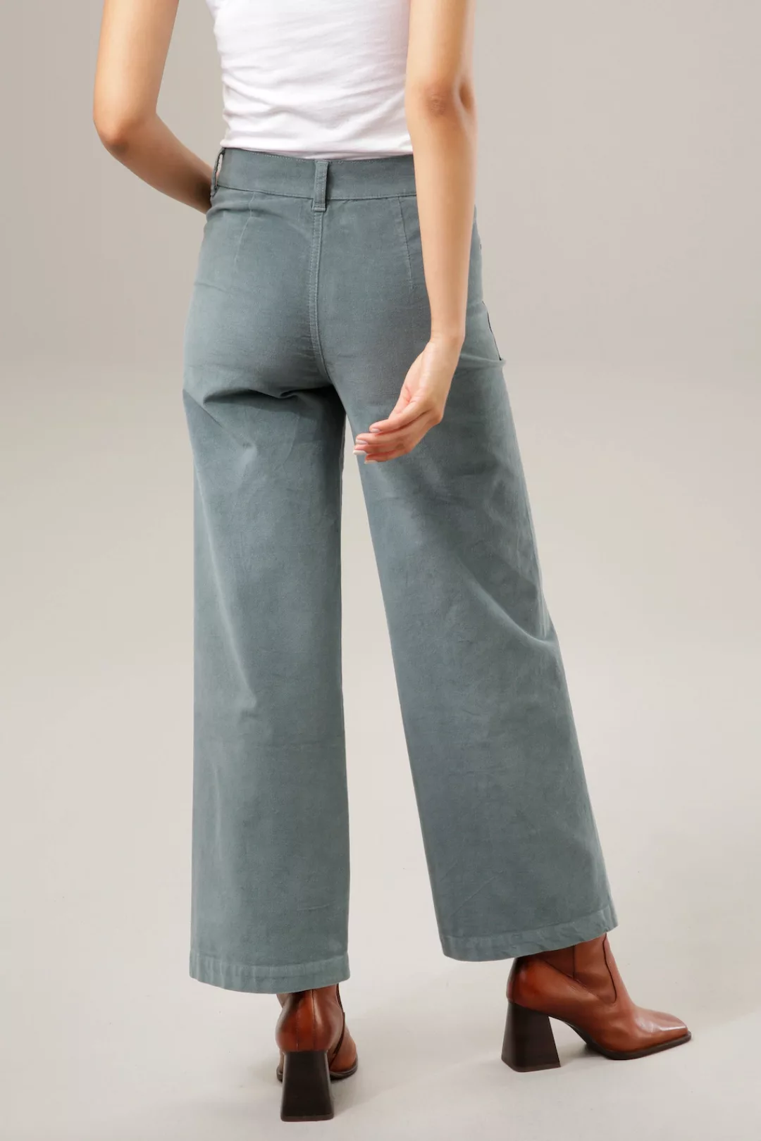 Aniston CASUAL Cordhose, in angesagter Hight-waist-Form günstig online kaufen