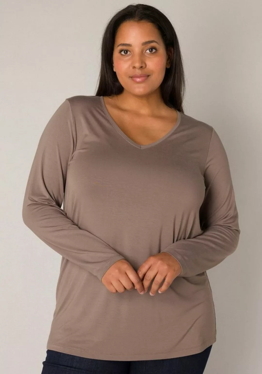 Base Level Curvy Langarmshirt mit V-Ausschnitt günstig online kaufen