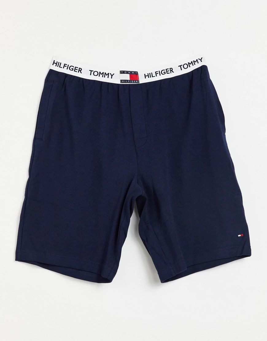 Tommy Hilfiger – Lounge-Shorts in Navy mit Flaggenlogo am Bund-Marineblau günstig online kaufen