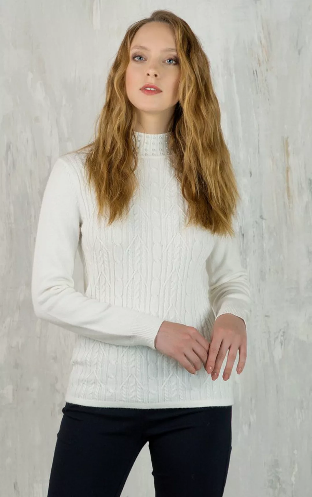 Passioni Strickpullover mit Zopfmuster vorne und Perlendetail am Kragen günstig online kaufen