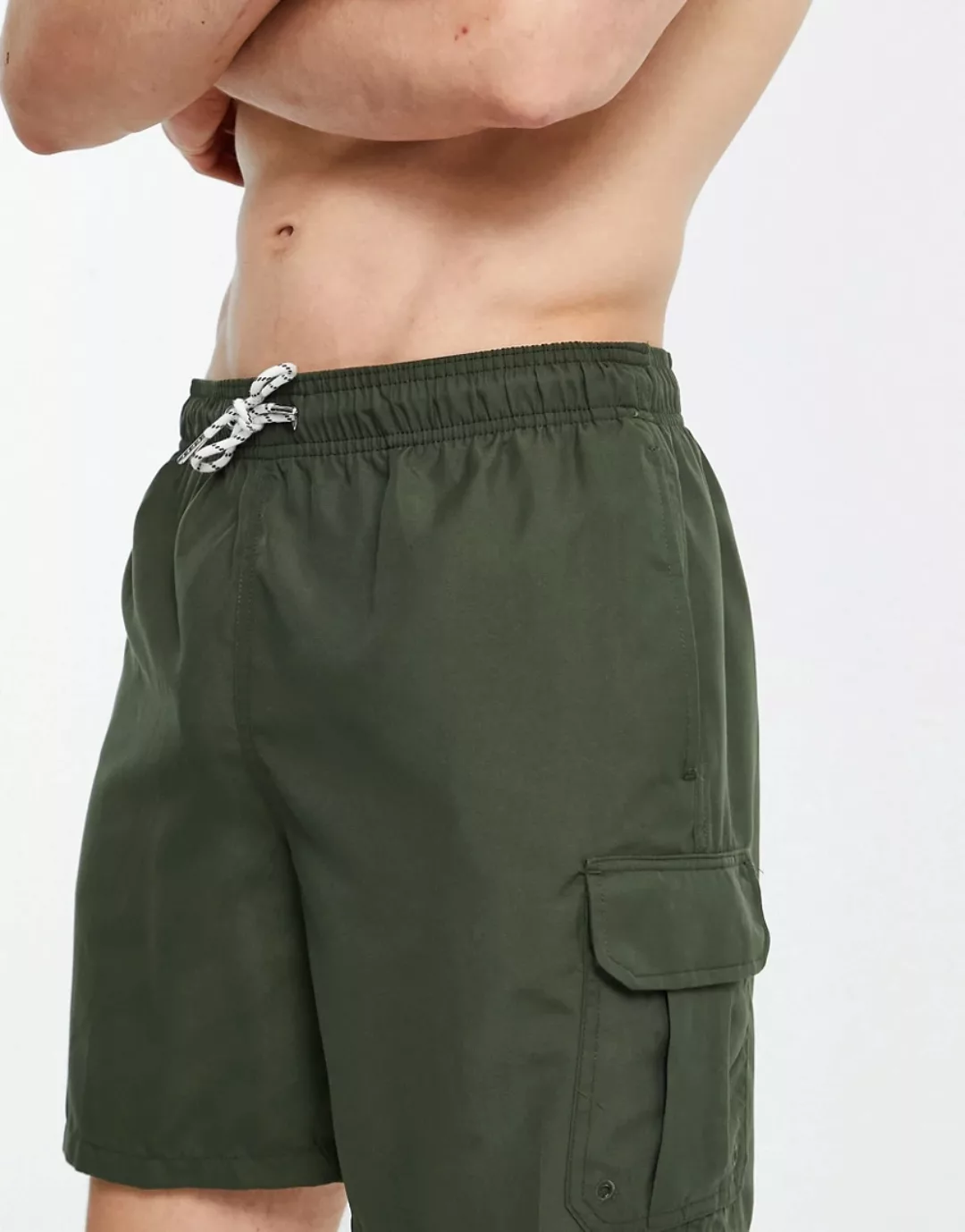 New Look – Cargo-Badeshorts in Khaki-Grün günstig online kaufen