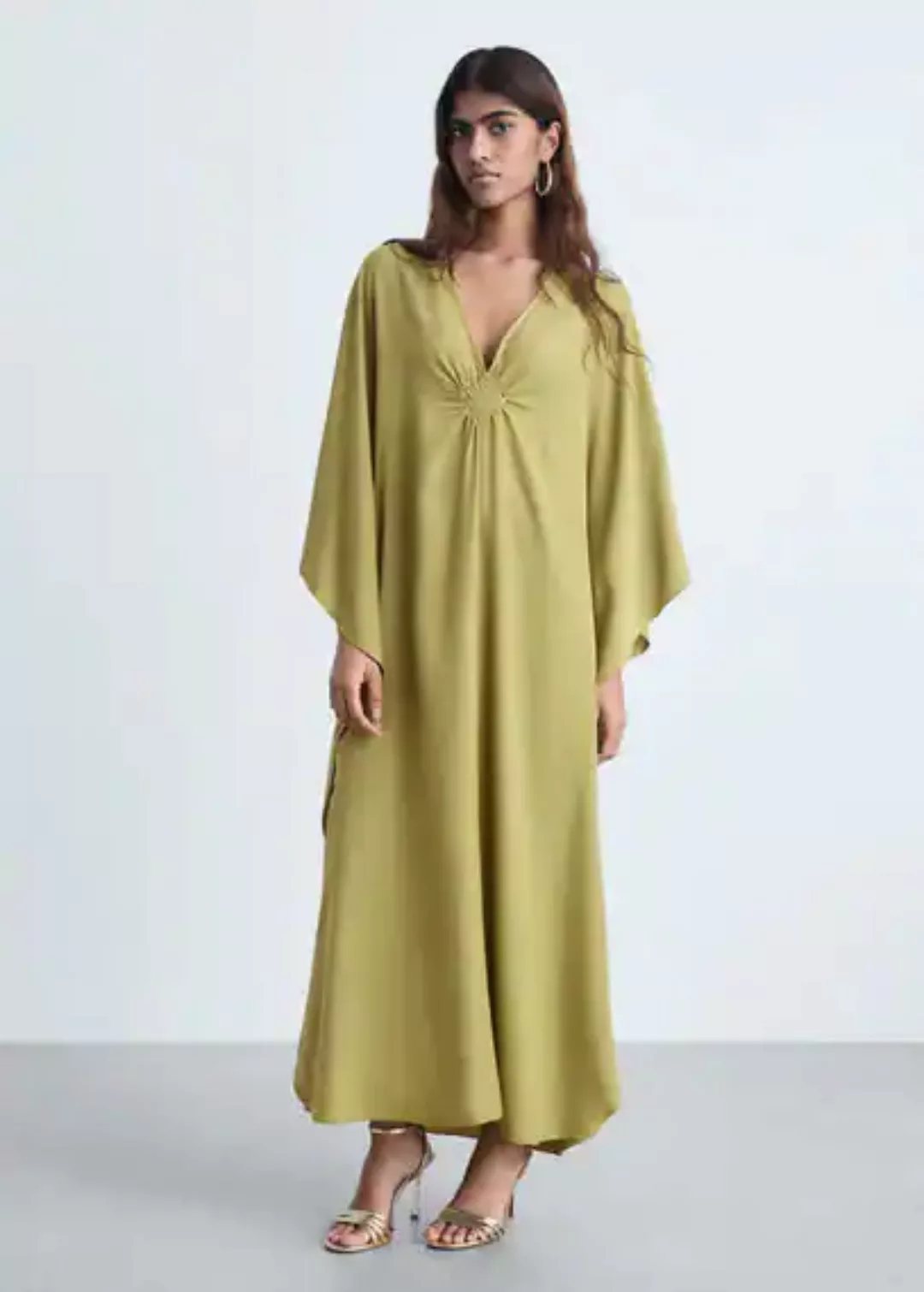 Satiniertes Kleid mit Trompetenärmeln günstig online kaufen