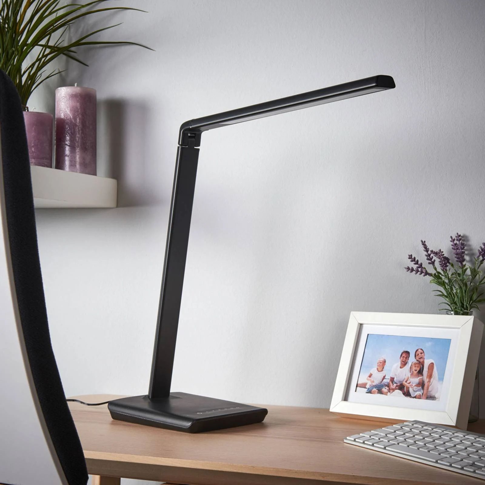 Lindby LED-Schreibtischlampe Kuno, schwarz, USB, Touchdimmer günstig online kaufen