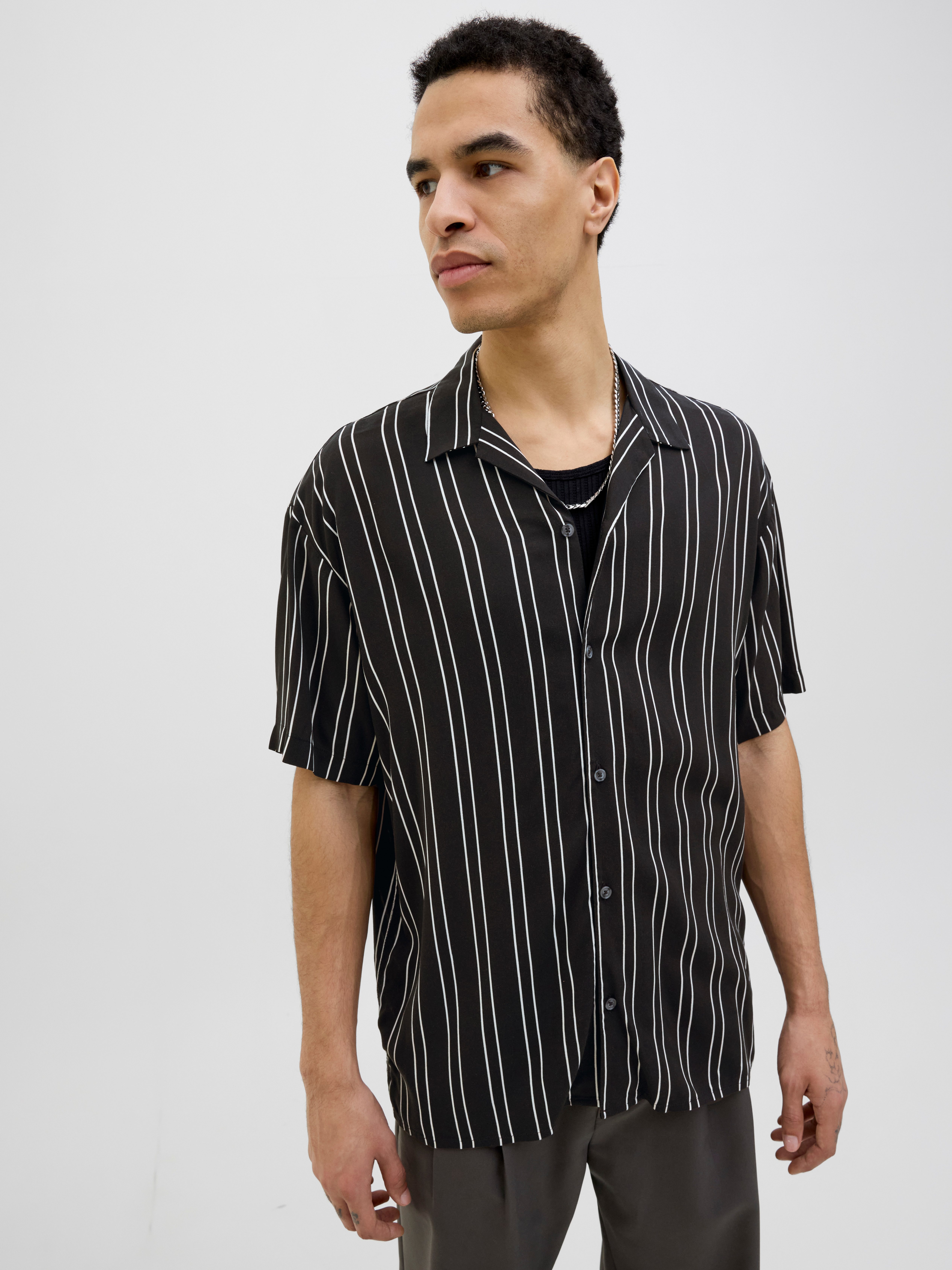 Jack & Jones Kurzarmhemd "JJEJEFF STRIPE RESORT SHIRT SS SN", mit Streifen günstig online kaufen