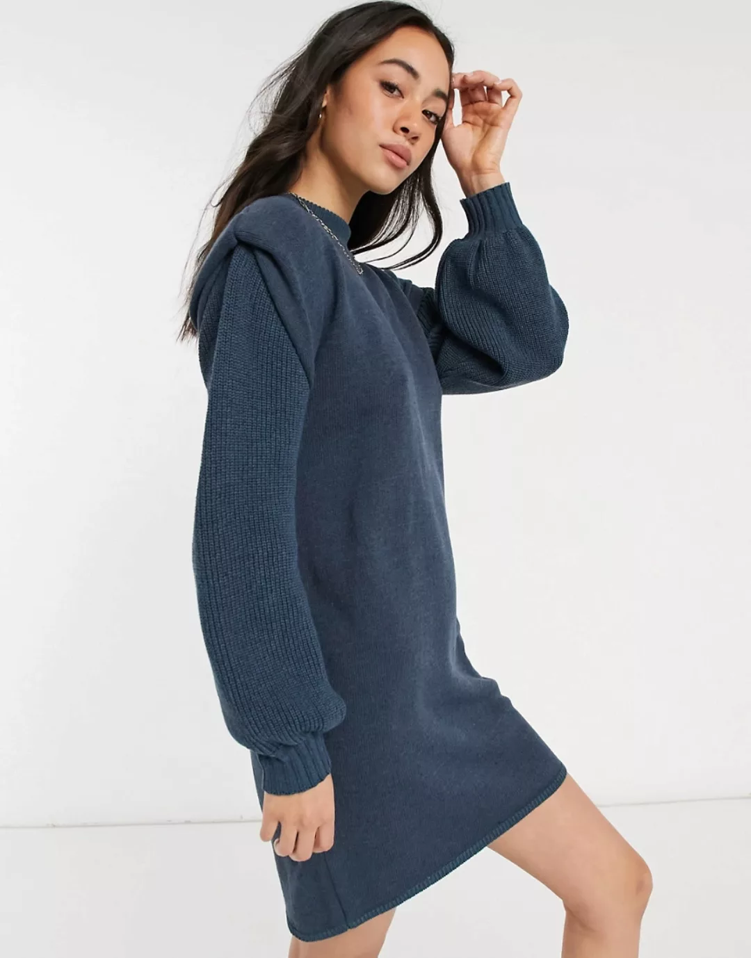 ASOS DESIGN – Minikleid mit strukturierter Schulterpartie in Blau günstig online kaufen