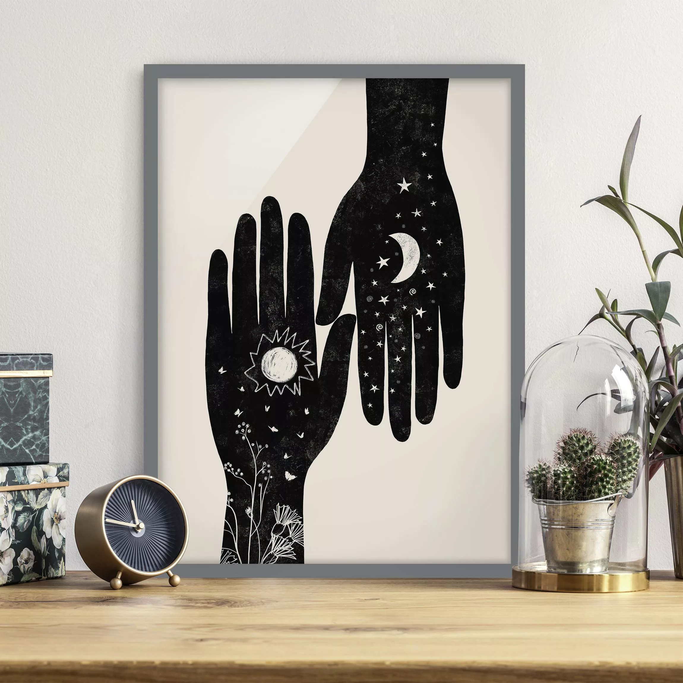 Bild mit Rahmen Hände mit Mond und Sonne günstig online kaufen
