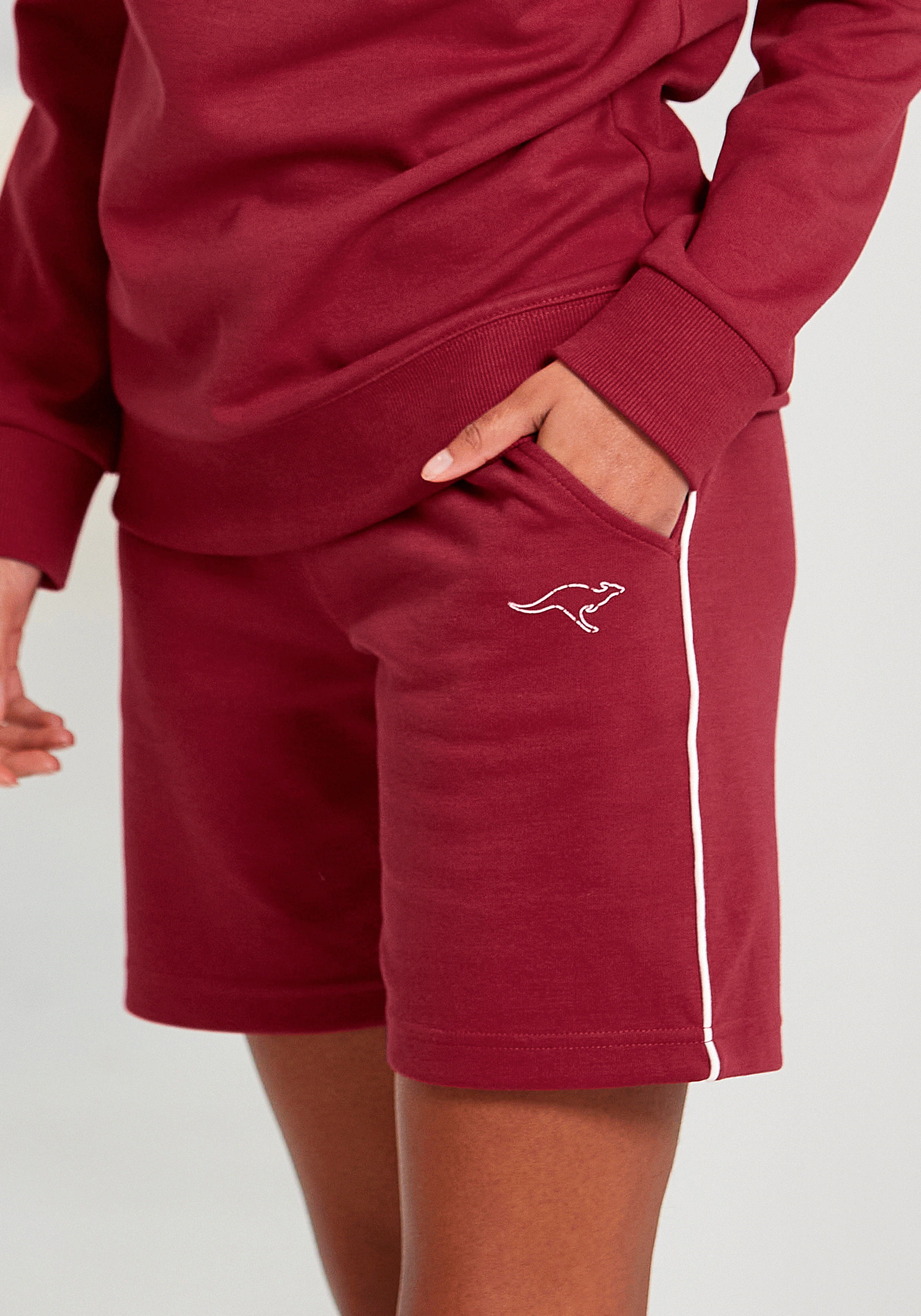 KangaROOS Bermudas mit schmalem Piping an der Seite günstig online kaufen