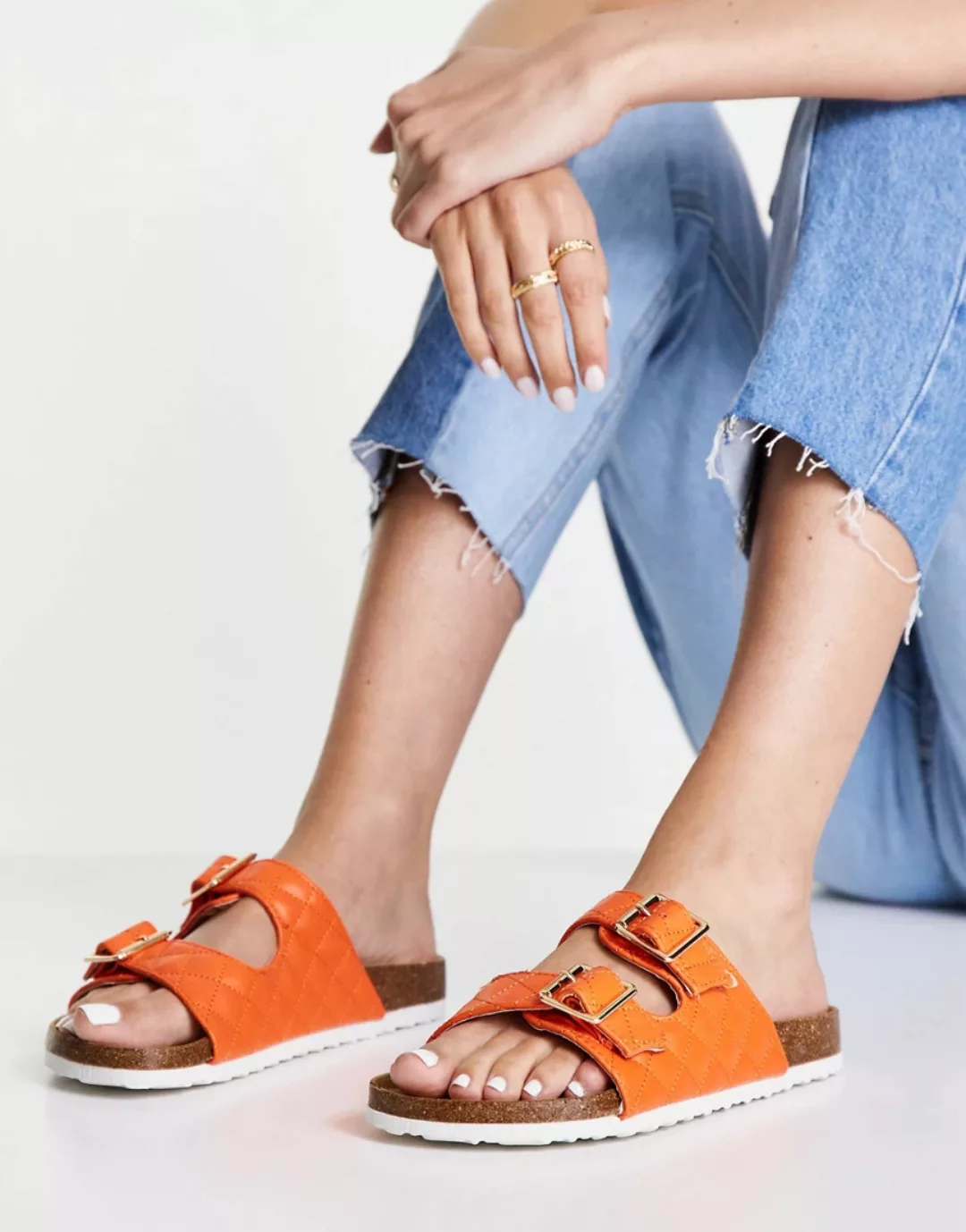 New Look – Sandalen mit zwei Schnallenriemen in Orange günstig online kaufen