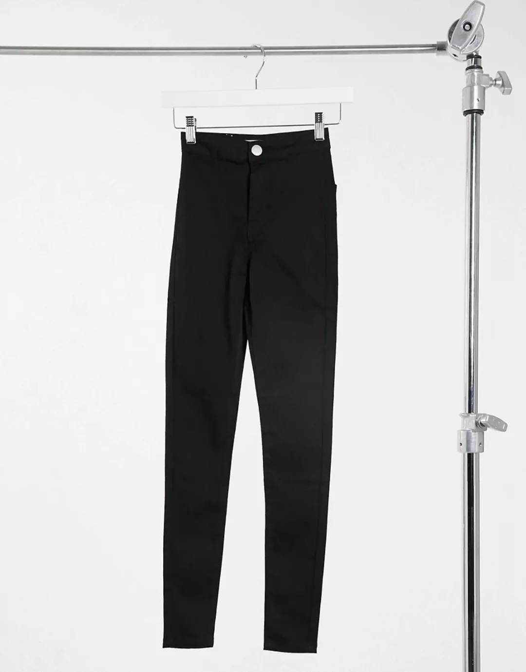 Glamorous – Schmale Jeans mit hohem Bund in Schwarz günstig online kaufen