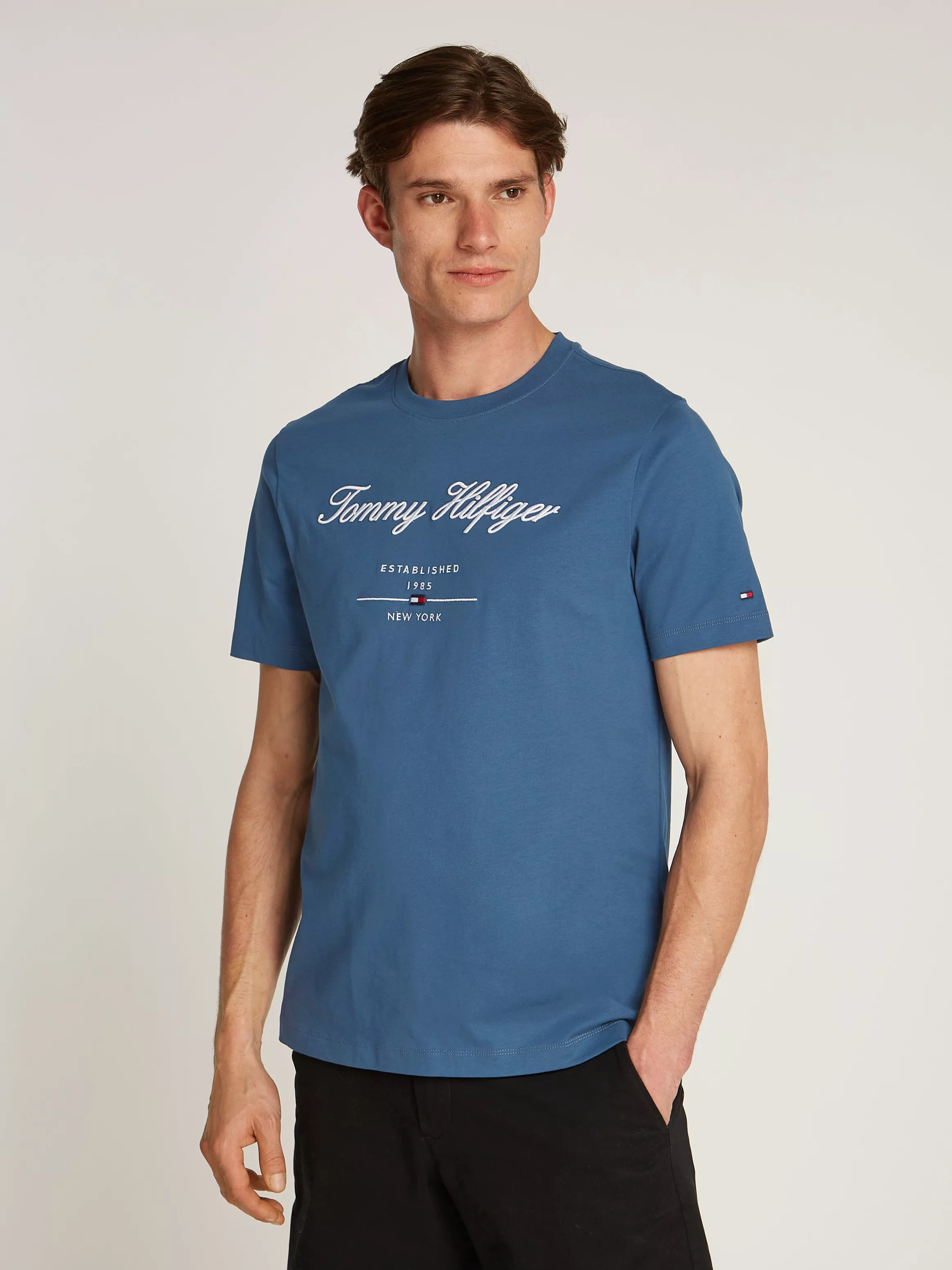 Tommy Hilfiger T-Shirt "SCRIPT LOGO TEE", mit aufgesticktem Logo günstig online kaufen