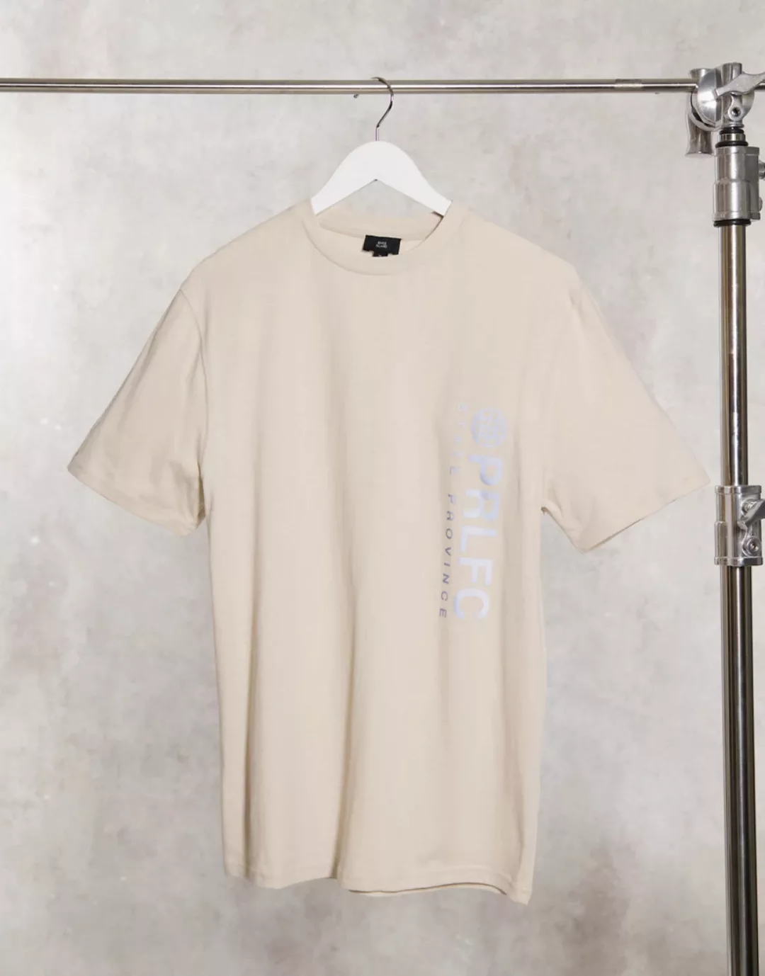 River Island – Prolific – T-Shirt in Stone-Neutral günstig online kaufen