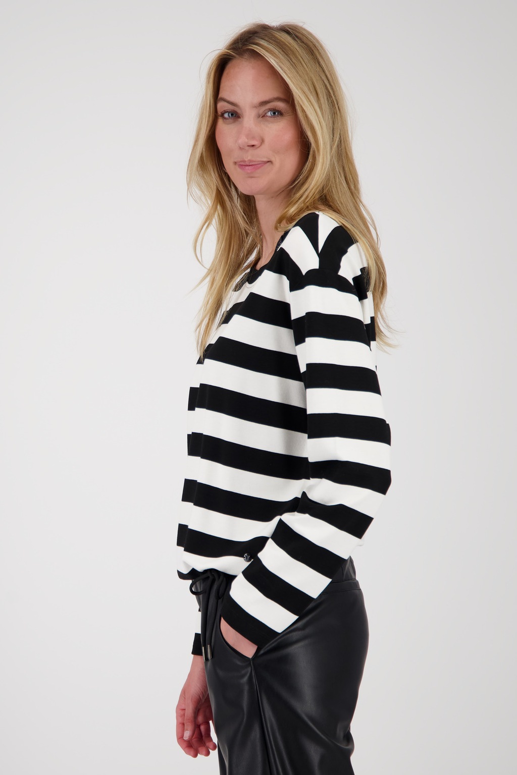 Monari Sweatshirt "Sweatshirt Ringel", Mit Rundhalsausschnitt mit Schmuckde günstig online kaufen