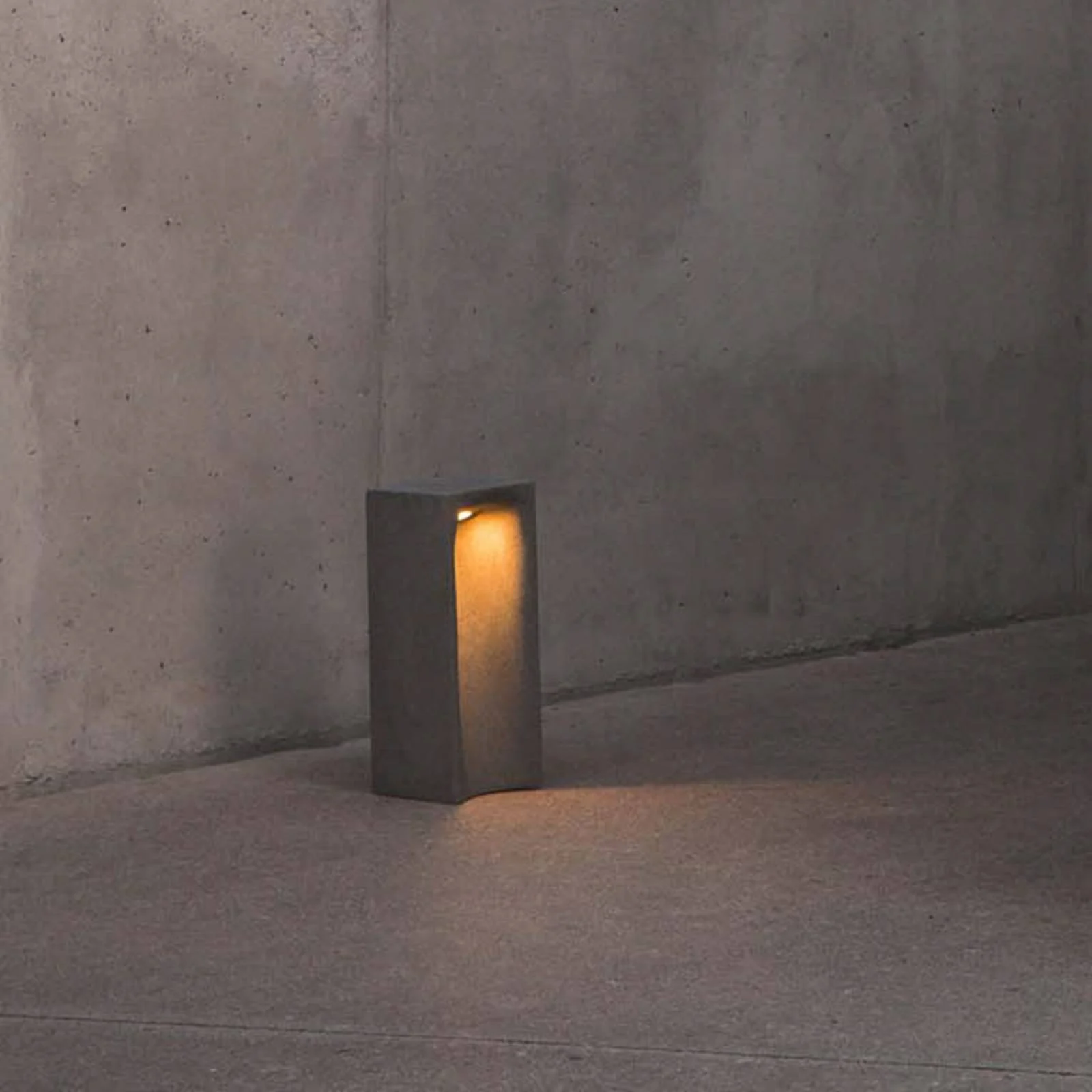 LED-Sockelleuchte Grot, 3000K, grau, Beton, IP55, Höhe 40 cm günstig online kaufen