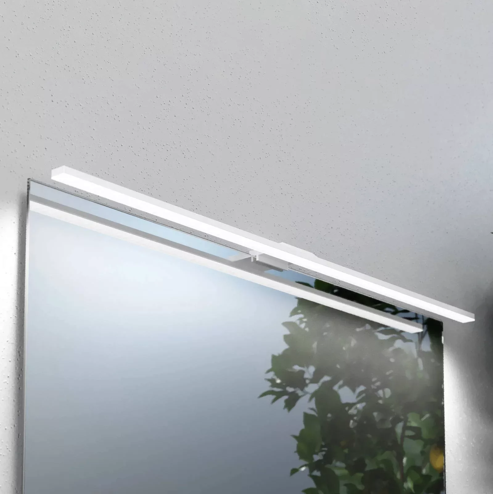 LED-Spiegelleuchte Triga, IP44, weiß, 80cm, 3.000K günstig online kaufen