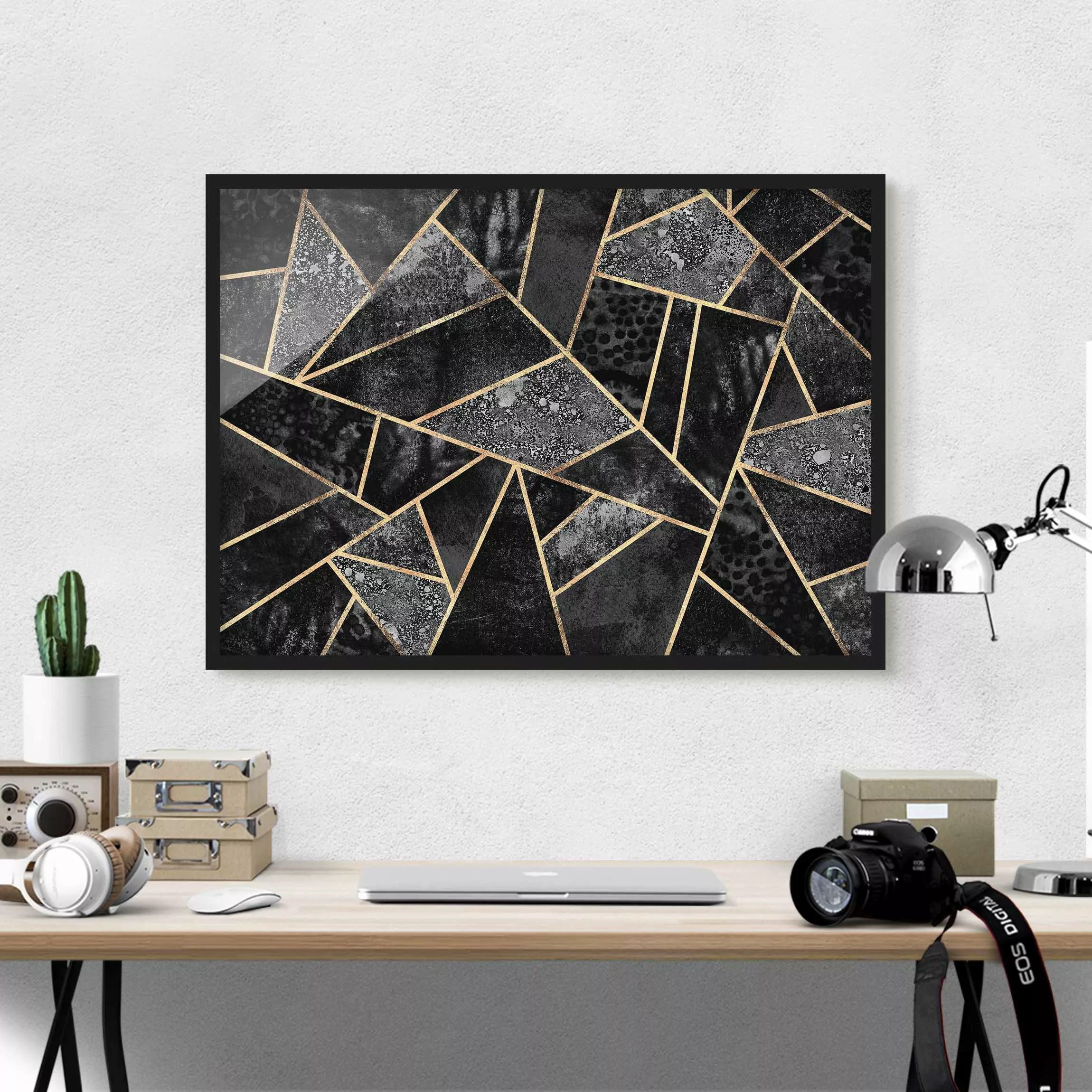 Bild mit Rahmen Abstrakt - Querformat Graue Dreiecke Gold günstig online kaufen