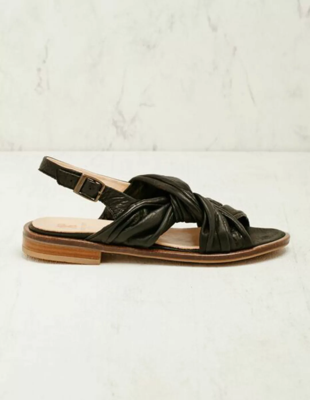 Leder-sandalen Jorina - Verschlungene Bänder Und Verstellbare Schnalle günstig online kaufen