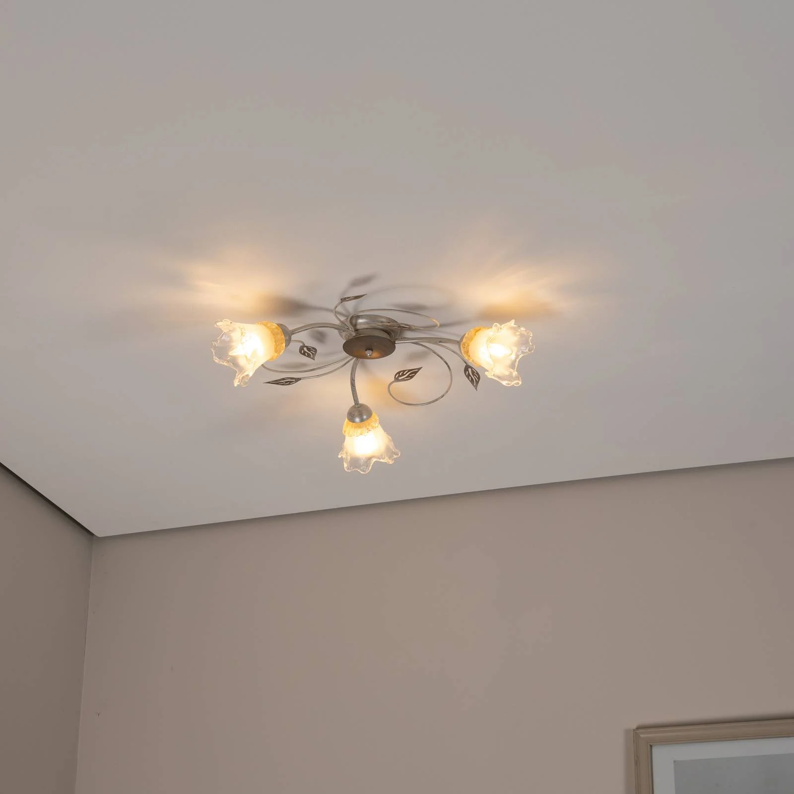 Deckenlampe Lancia, elfenbeinfarben, 3-flammig, Eisen, Glas günstig online kaufen