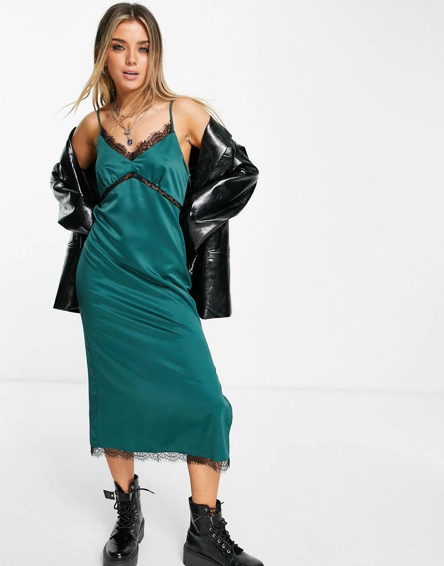 Topshop – Midi-Trägerkleid aus Satin in Grün mit kontrastierender schwarzer günstig online kaufen