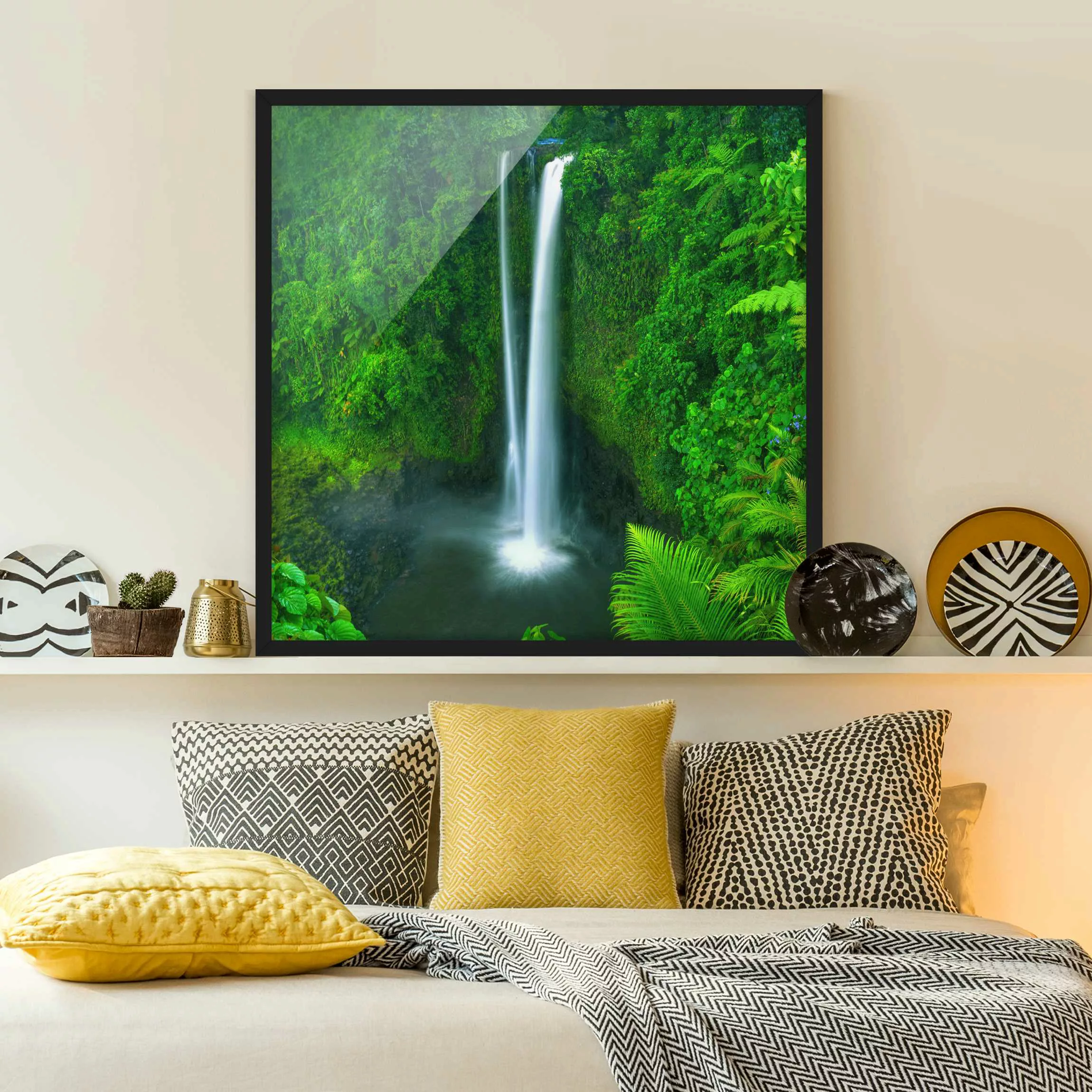 Bild mit Rahmen Natur & Landschaft - Quadrat Paradiesischer Wasserfall günstig online kaufen