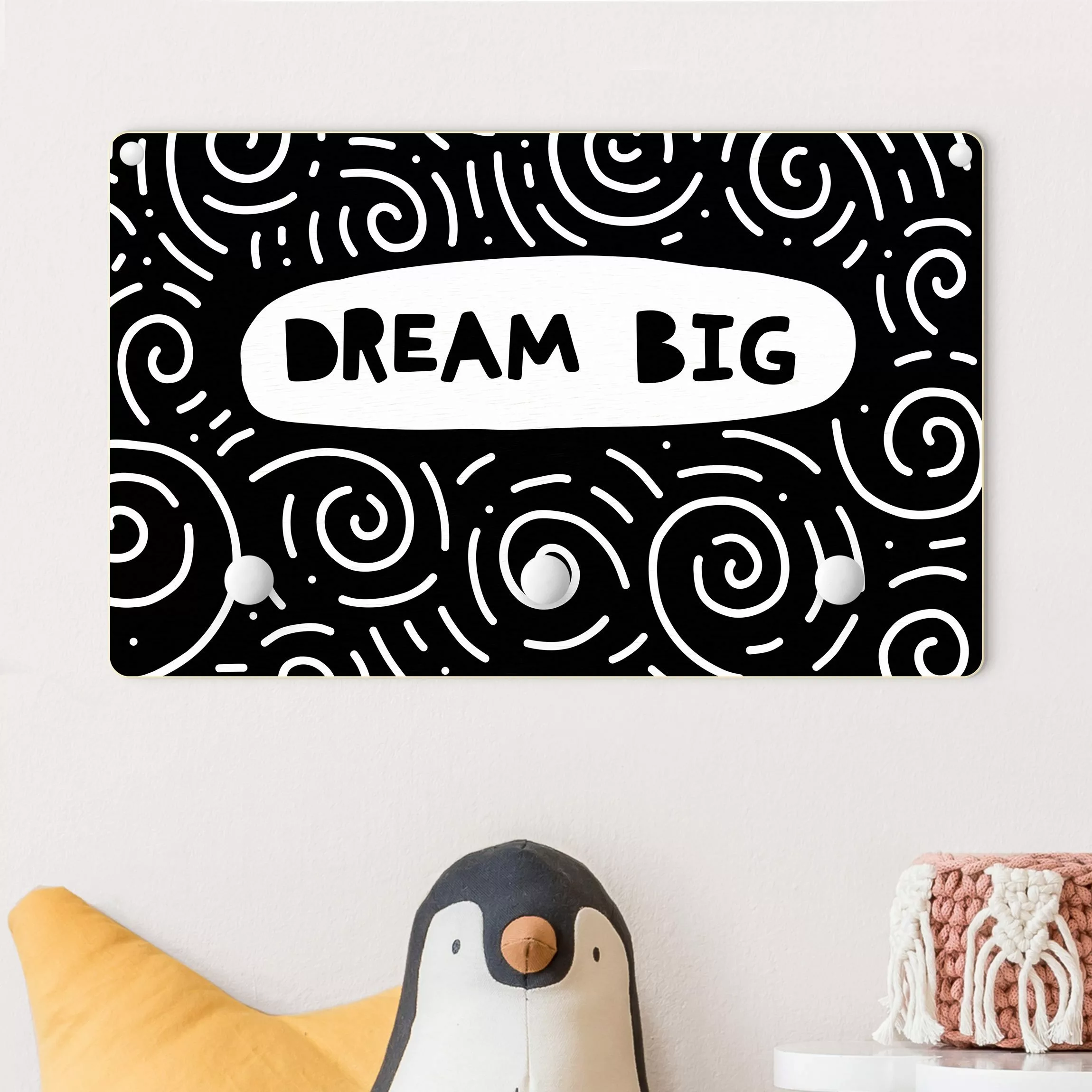 Kindergarderobe Holz Spruch Dream Big mit Wirbel Schwarz Weiß günstig online kaufen