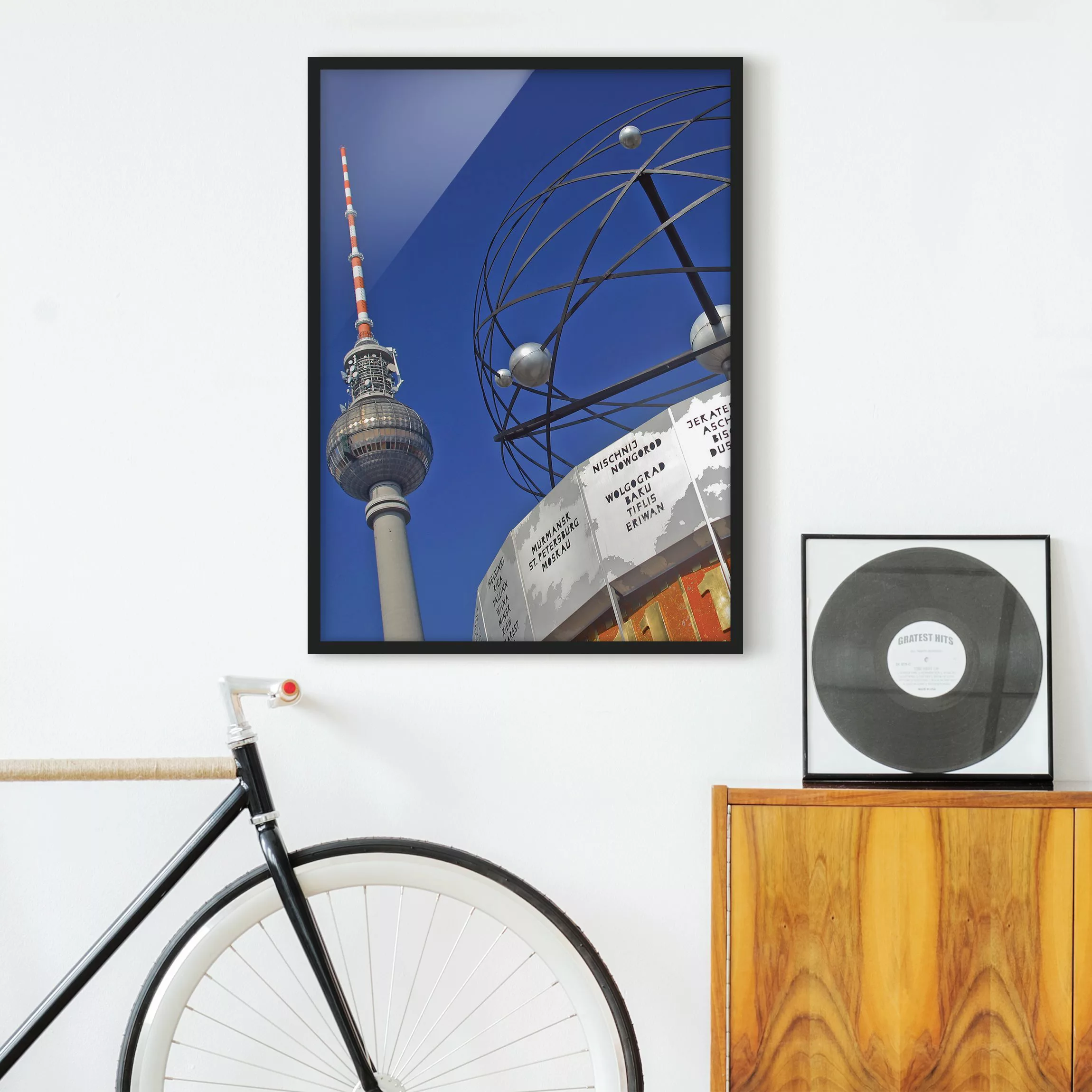 Bild mit Rahmen Architektur & Skyline - Hochformat Berlin Alexanderplatz günstig online kaufen