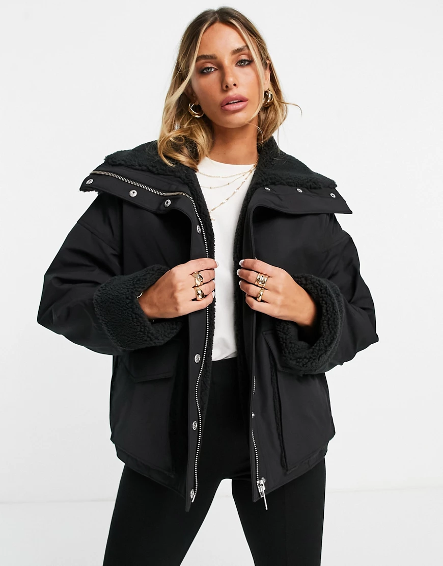 & Other Stories – Jacke in Schwarz mit Futter aus Lammfellimitat günstig online kaufen