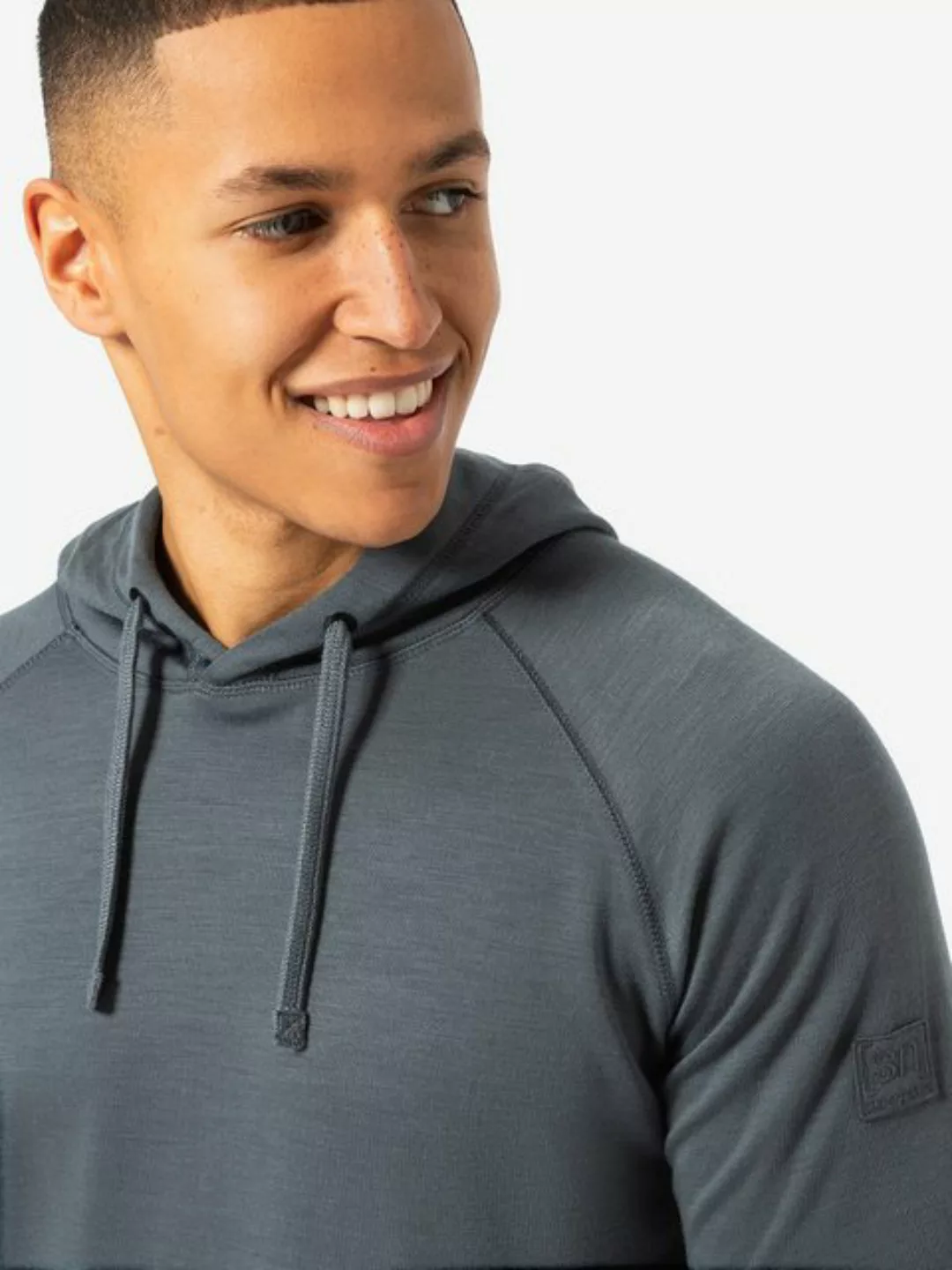 SUPER.NATURAL Hoodie für Herren, nachhaltig, Merino FAVOURITE BIO Logo Prin günstig online kaufen