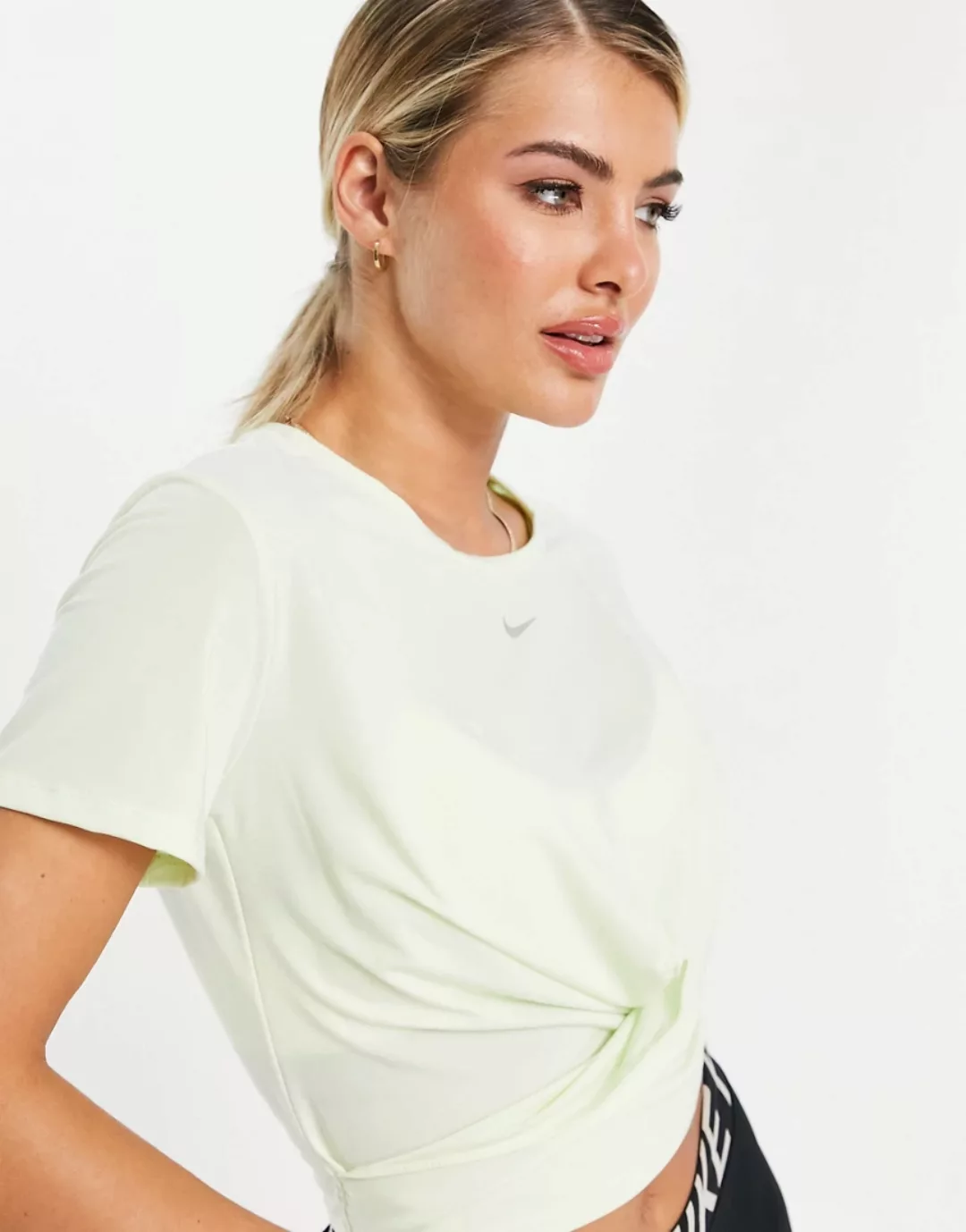 Nike Training – One Luxe – Kurzärmliges, kurz geschnittenes Oberteil in Gel günstig online kaufen