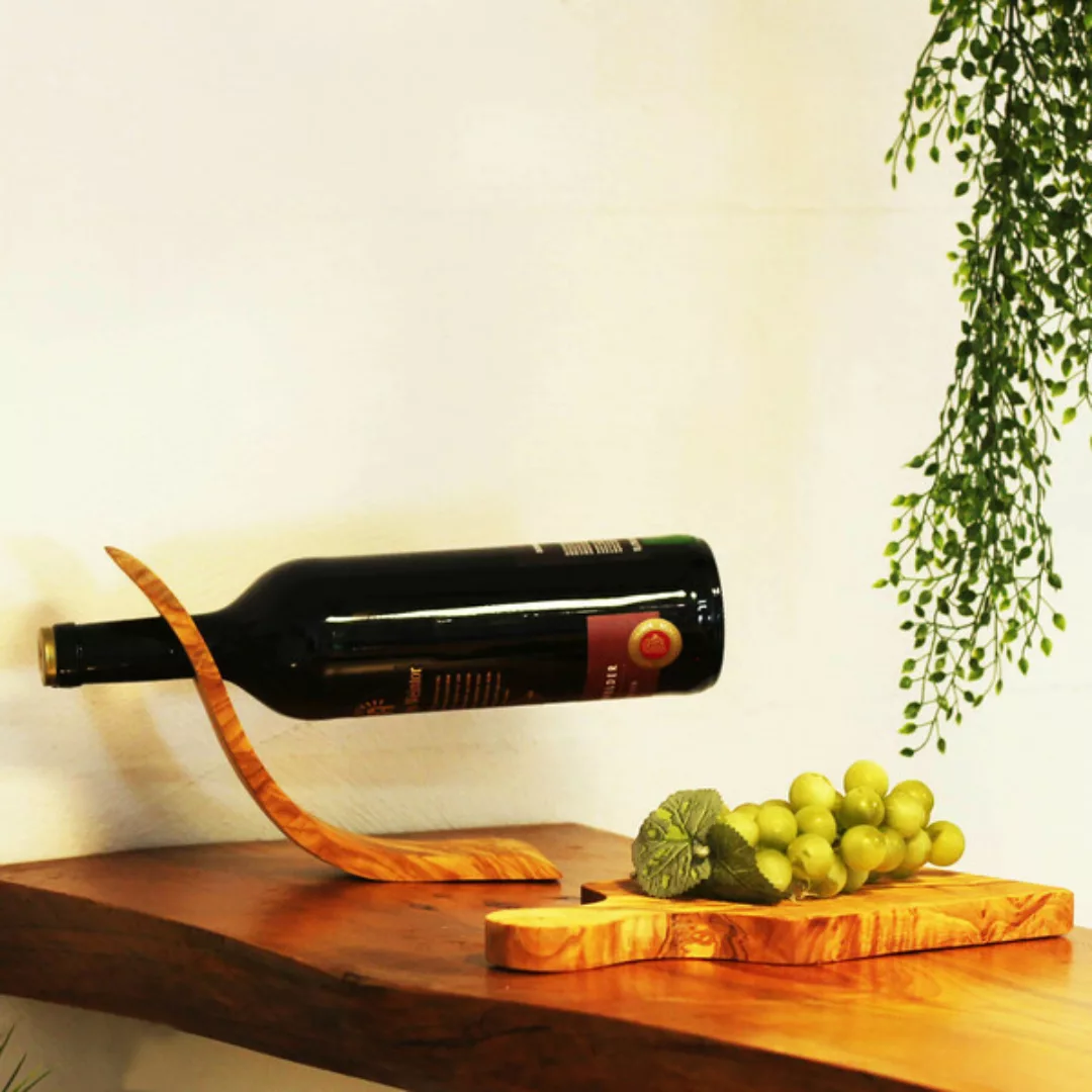 Wein-käse-set, Weinflaschenhalter Und Schneidebrett Aus Olivenholz günstig online kaufen