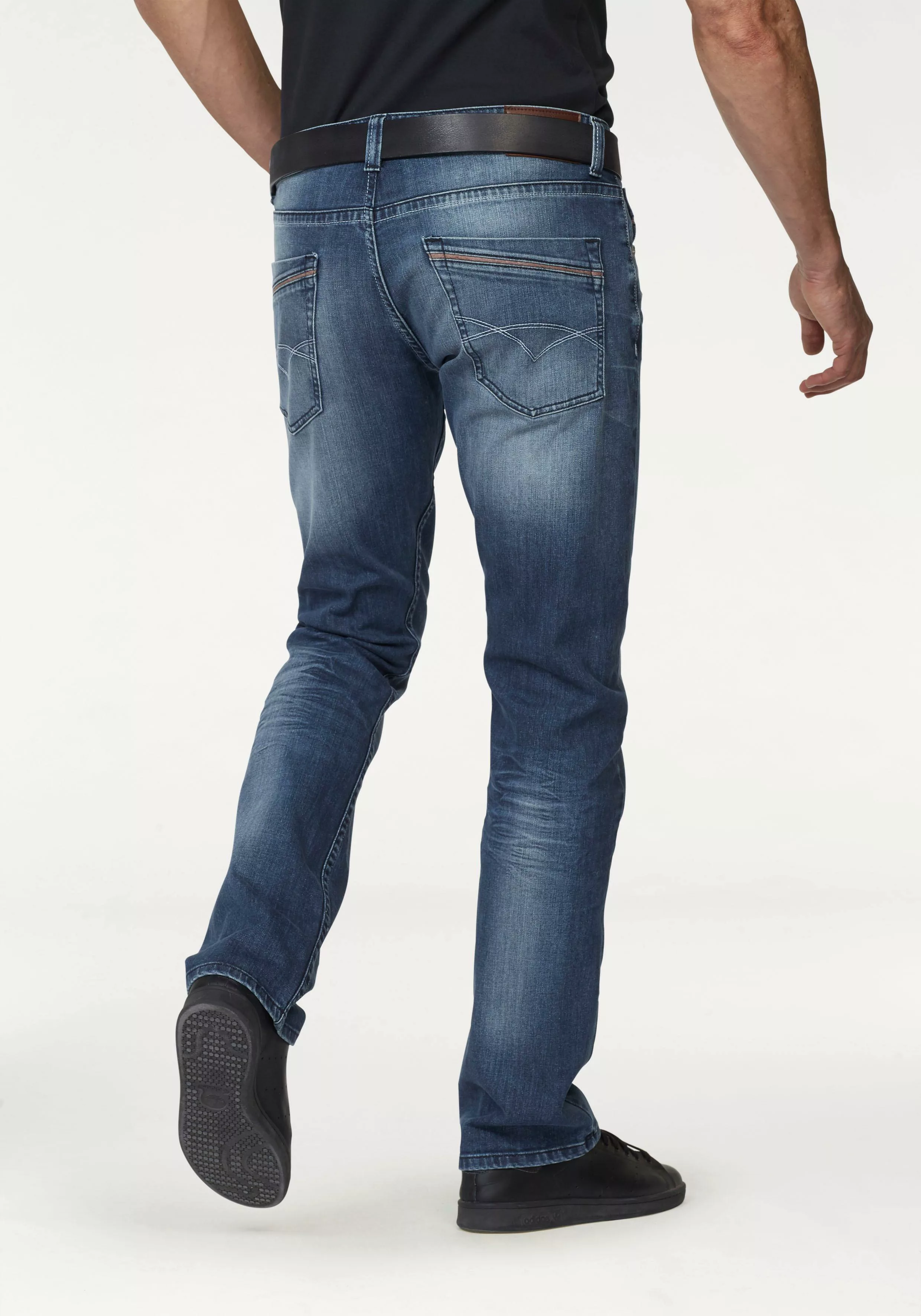 Bruno Banani Straight-Jeans Dylan gerade Beinform, Used-Waschung, niedrige günstig online kaufen