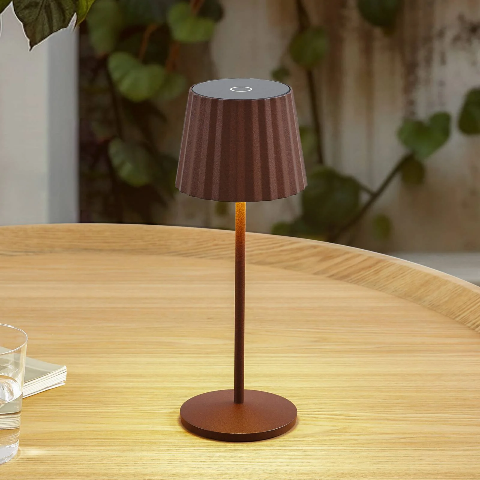 Lindby LED-Akku-Tischleuchte Esali, rostbraun, IP65 günstig online kaufen