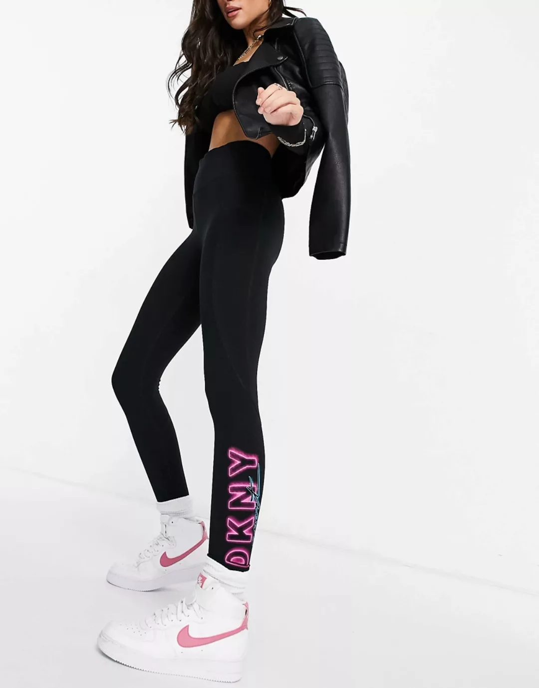 DKNY – Leggings mit hohem Bund und seitlichem Logo-Print-Schwarz günstig online kaufen