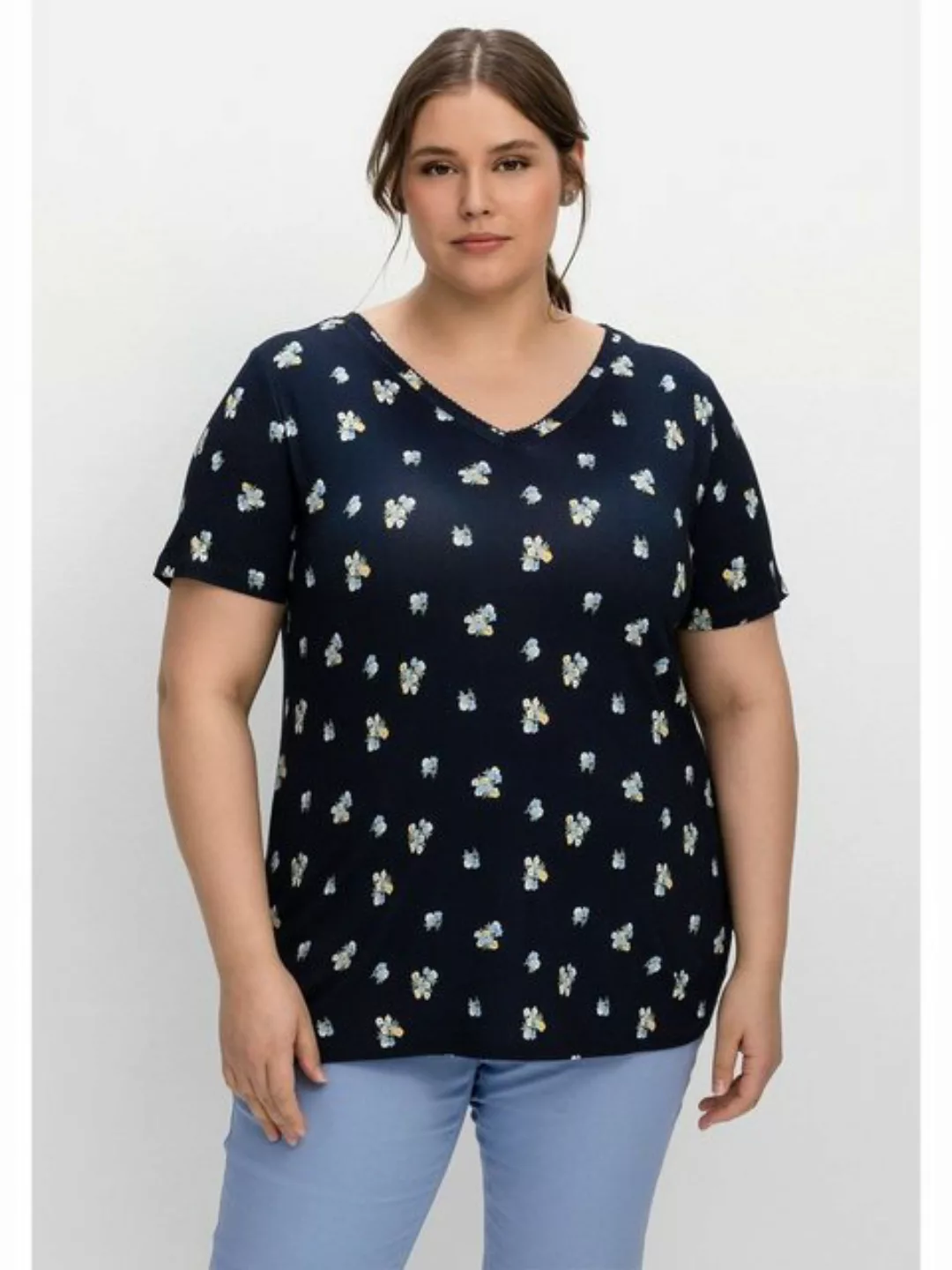 Sheego T-Shirt "Große Größen", mit Allover-Blümchendruck und V-Ausschnitt günstig online kaufen