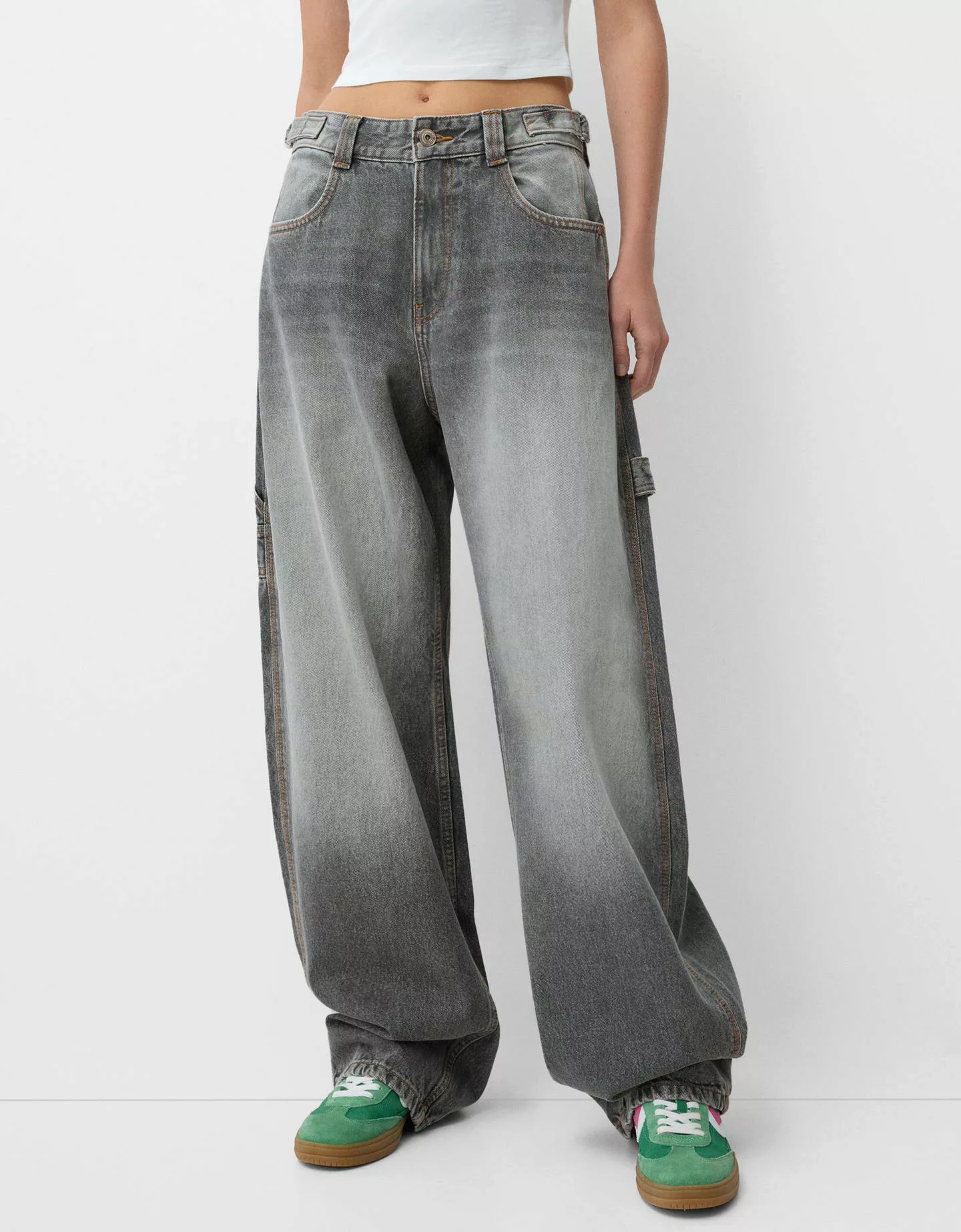 Bershka Verstellbare Workwear-Jeans Im Balloon-Fit Damen 44 Grau günstig online kaufen