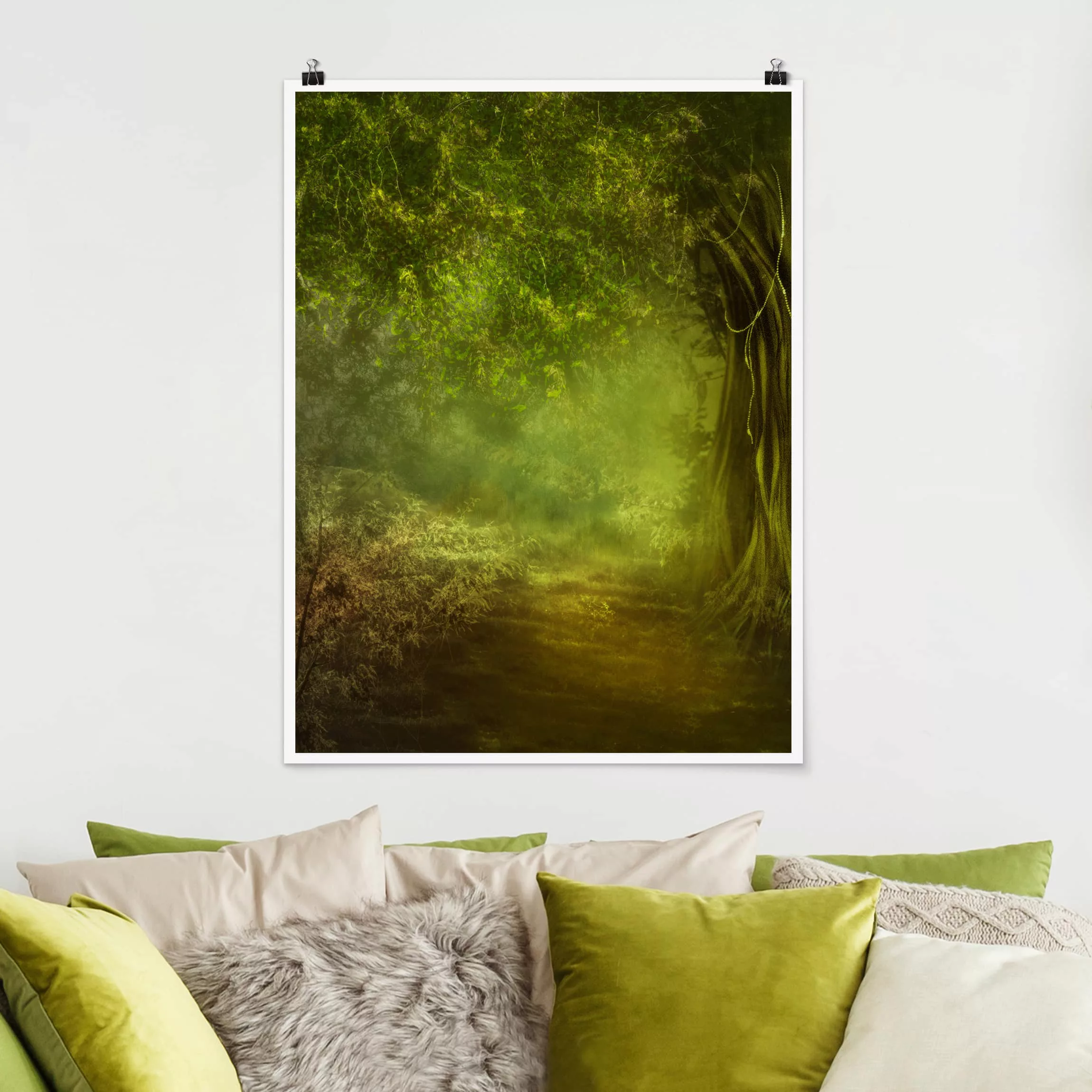 Poster Wald - Hochformat Waldspaziergang günstig online kaufen
