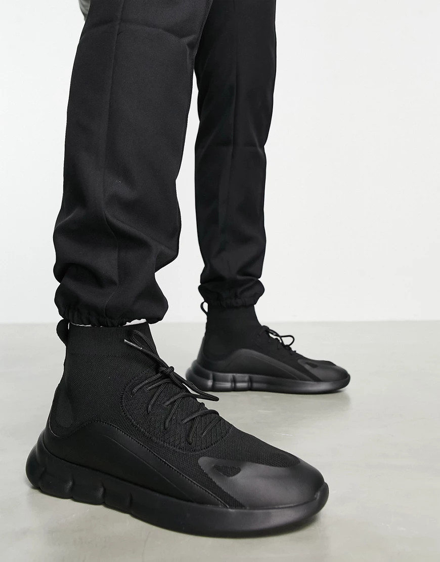 ASOS DESIGN – Socken-Sneaker zum Schnüren in Schwarz mit Tech-Detail-Grau günstig online kaufen