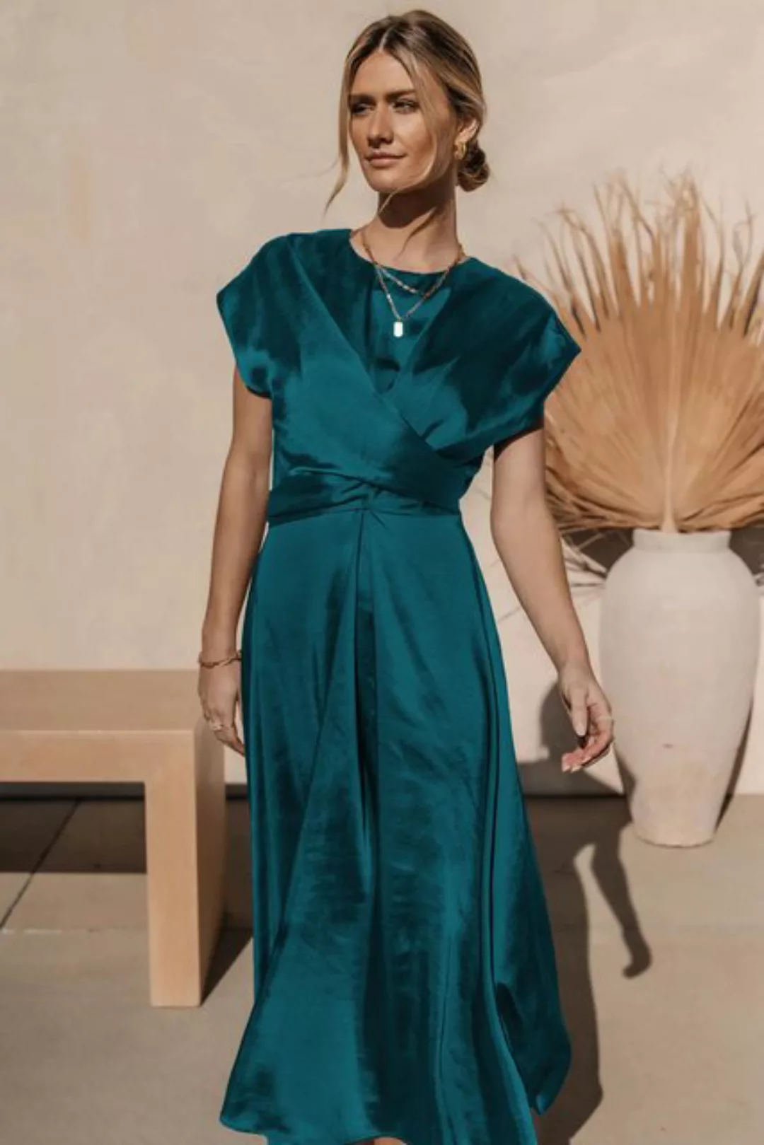 ZWY Dirndl Ärmelloses Kleid aus Satin, elegantes und leichtes Abendkleid günstig online kaufen