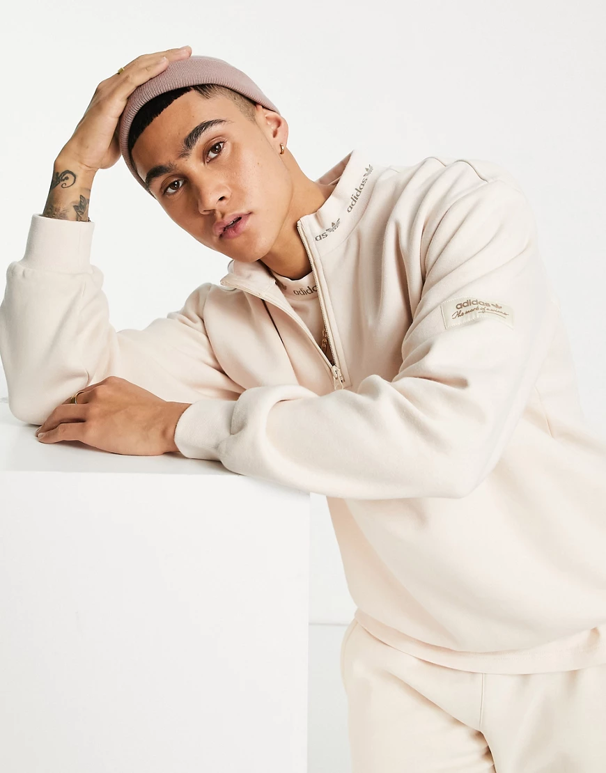 adidas Originals – Trefoil Linear – Hochwertiges Sweatshirt in Beige mit ku günstig online kaufen