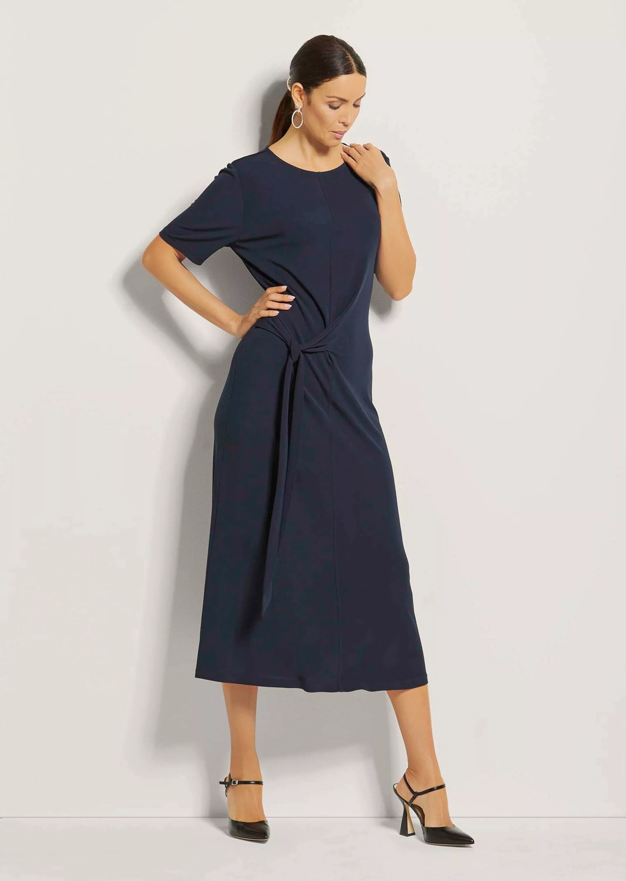 MADELEINE Maxikleid Halbarm-Kleid mit Taillenband günstig online kaufen