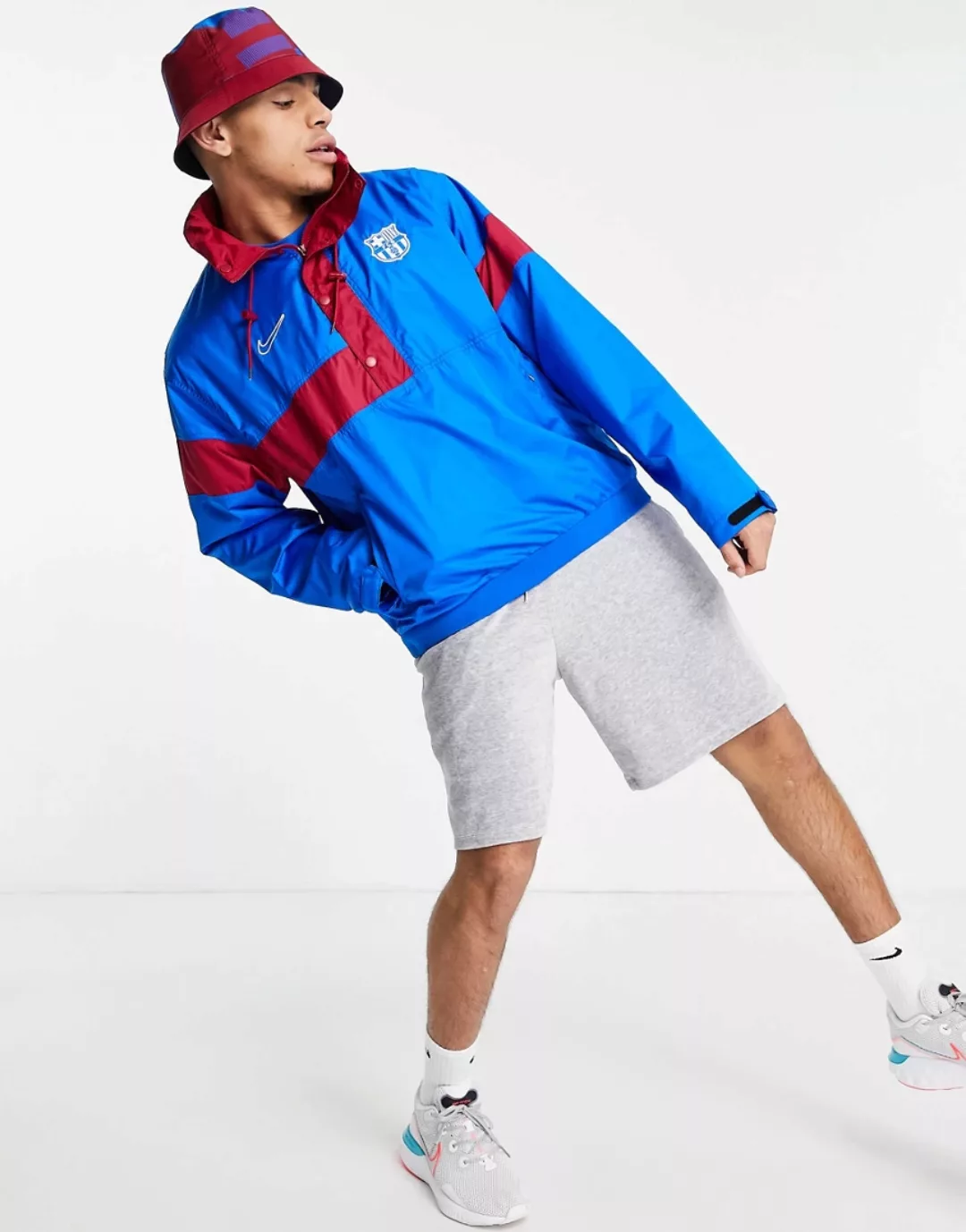 Nike Football – FC Barcelona – Anorak-Jacke in Blau günstig online kaufen