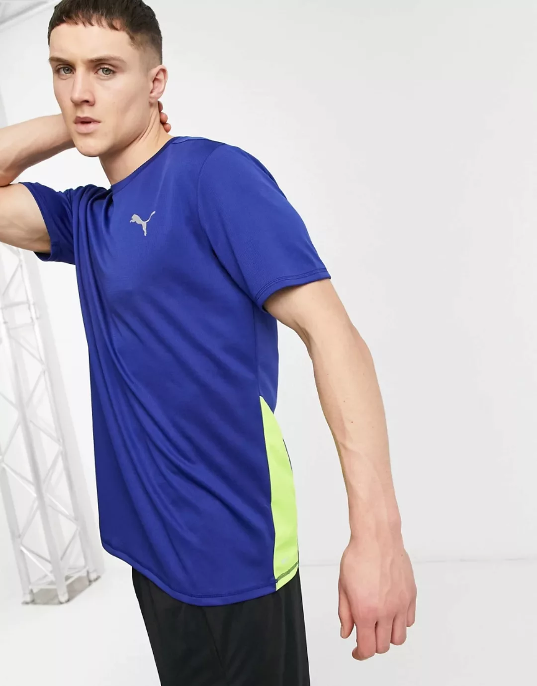 PUMA – Running Favorite – Lauf-T-Shirt in Blau günstig online kaufen