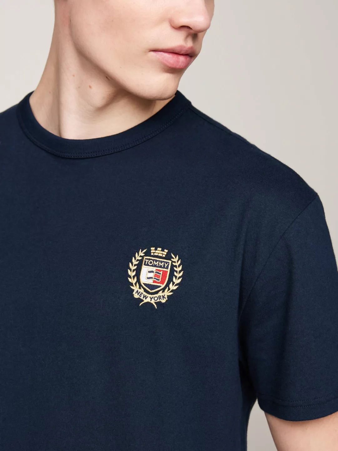 Tommy Jeans T-Shirt TJM REG RWB CREST FLAG TEE EXT besticktes Markenlogo au günstig online kaufen