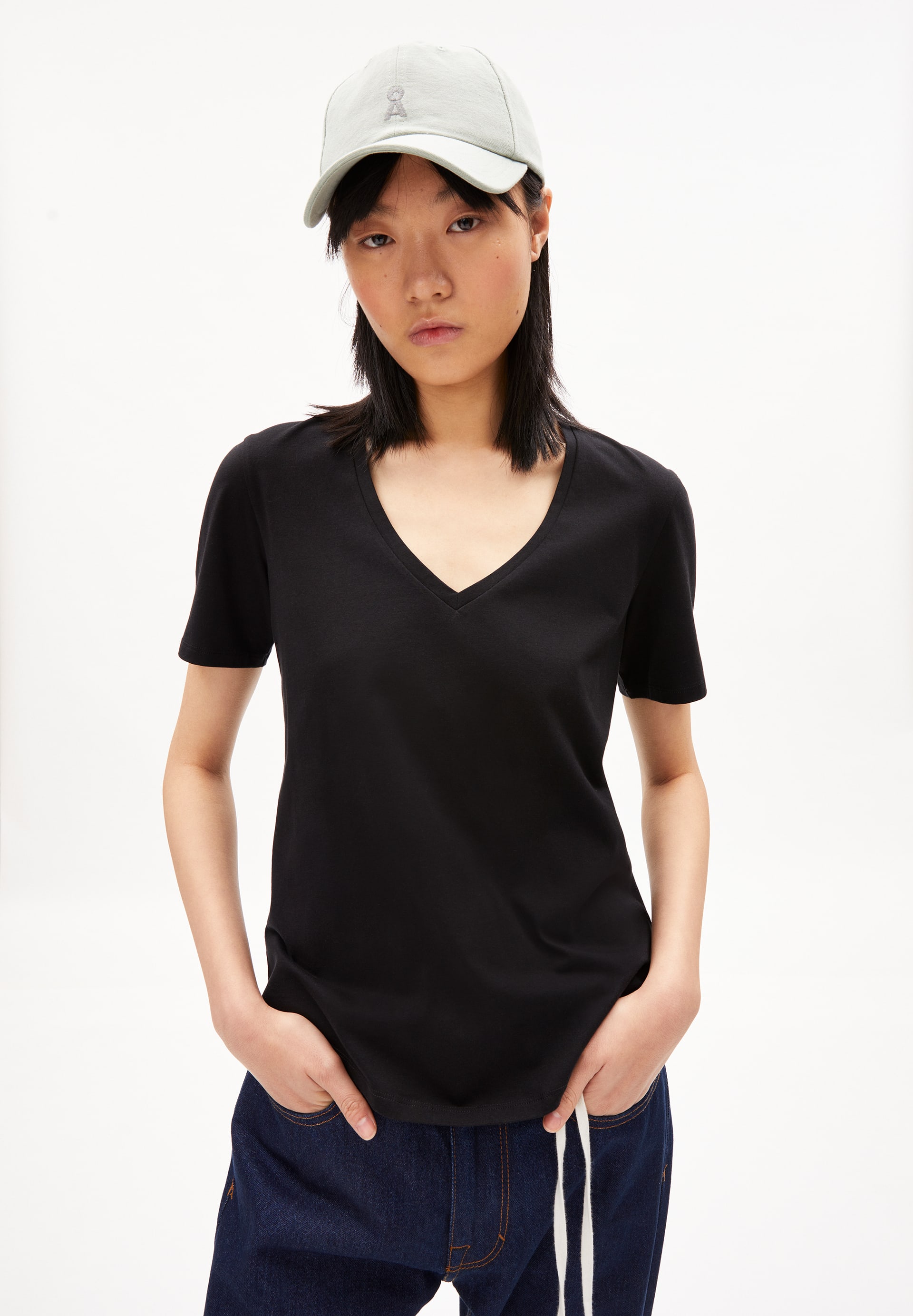 T-Shirt ANTONIAA in black von ARMEDANGELS günstig online kaufen