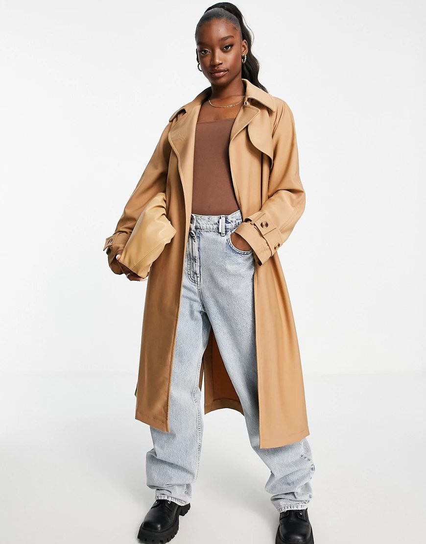 Aria Cove – Oversize-Trenchcoat in Maxi-Länge mit Bindegürtel in Hellbraun- günstig online kaufen