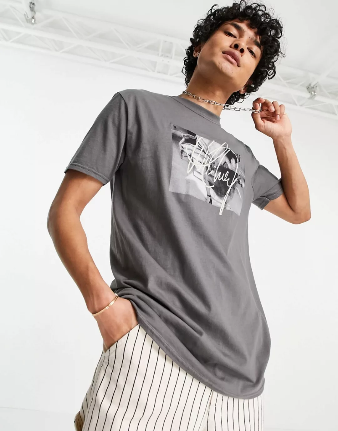 T-Shirt mit Whitney Houston-Print und Signatur in Anthrazit-Schwarz günstig online kaufen
